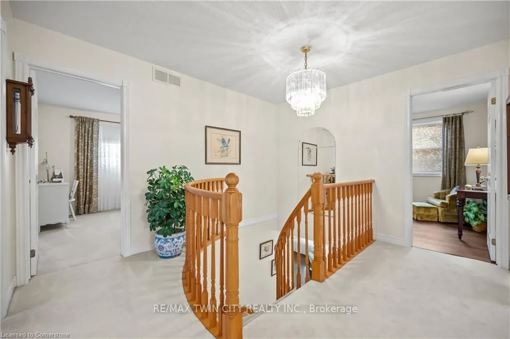 34 Gowinlock Court