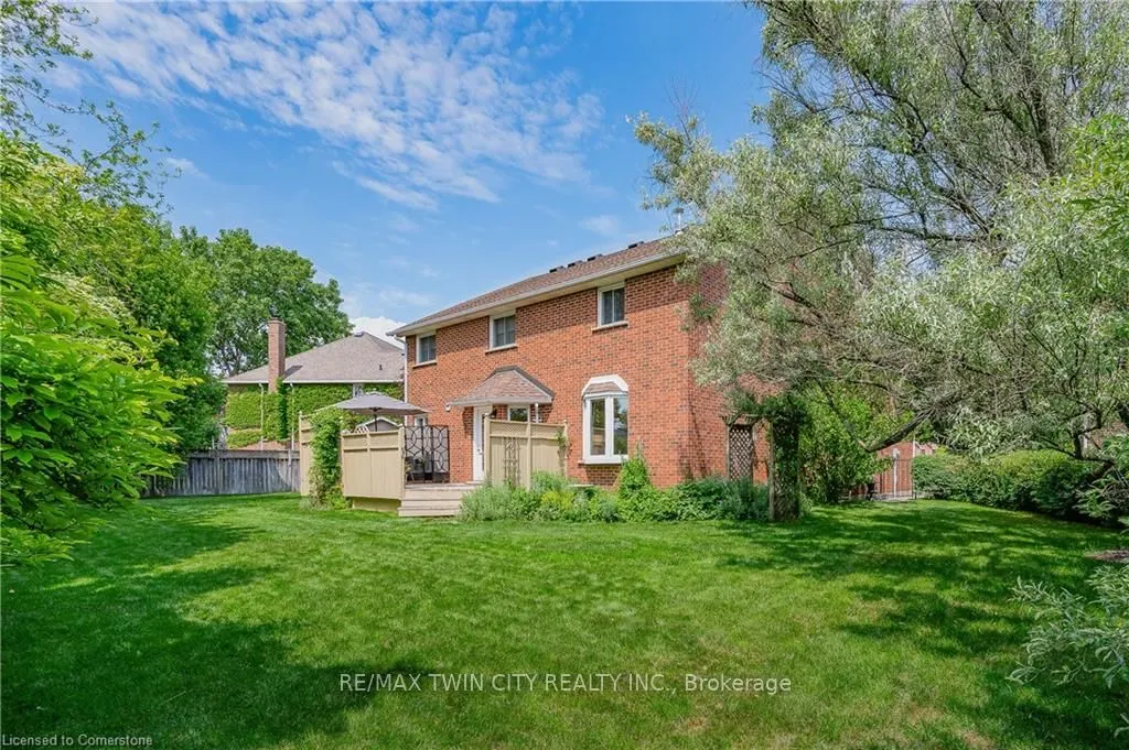34 Gowinlock Court