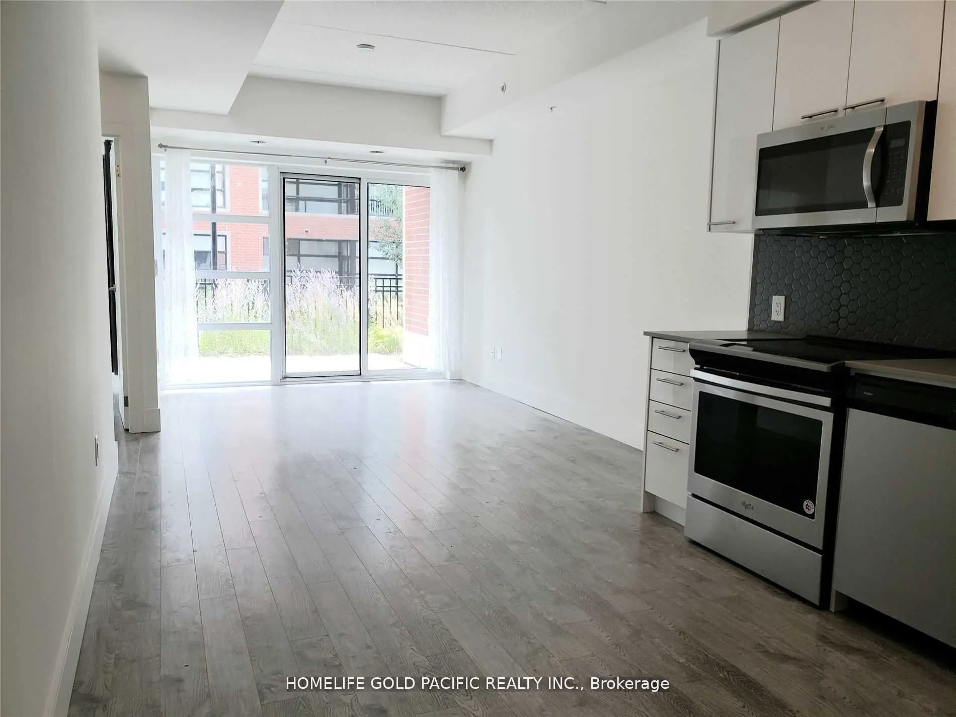 15 Prince Albert Boulevard, #114