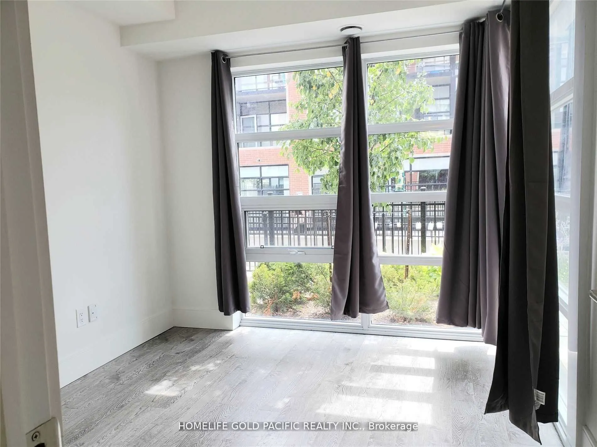 15 Prince Albert Boulevard, #114