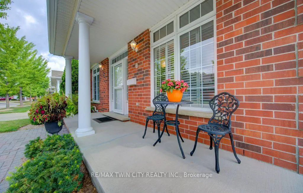 369 George Street N, #3
