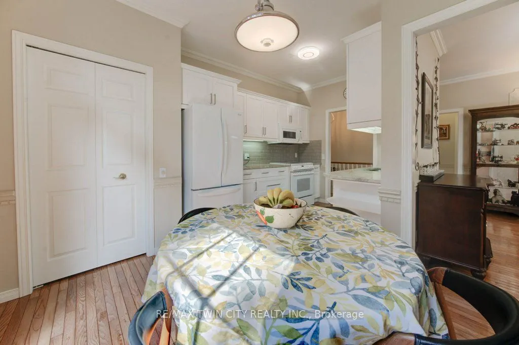 369 George Street N, #3