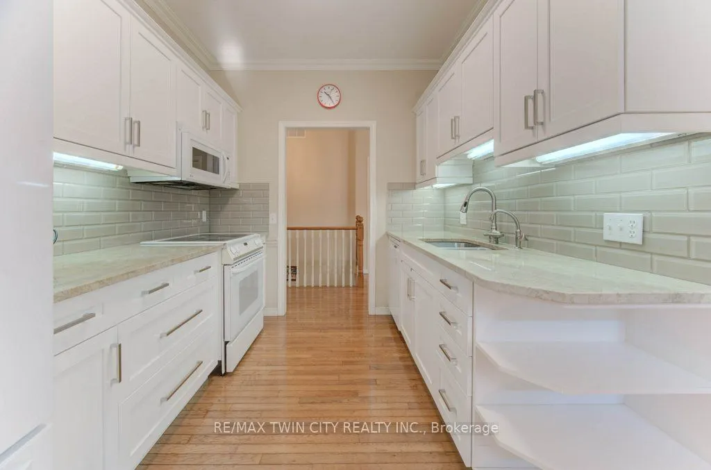 369 George Street N, #3