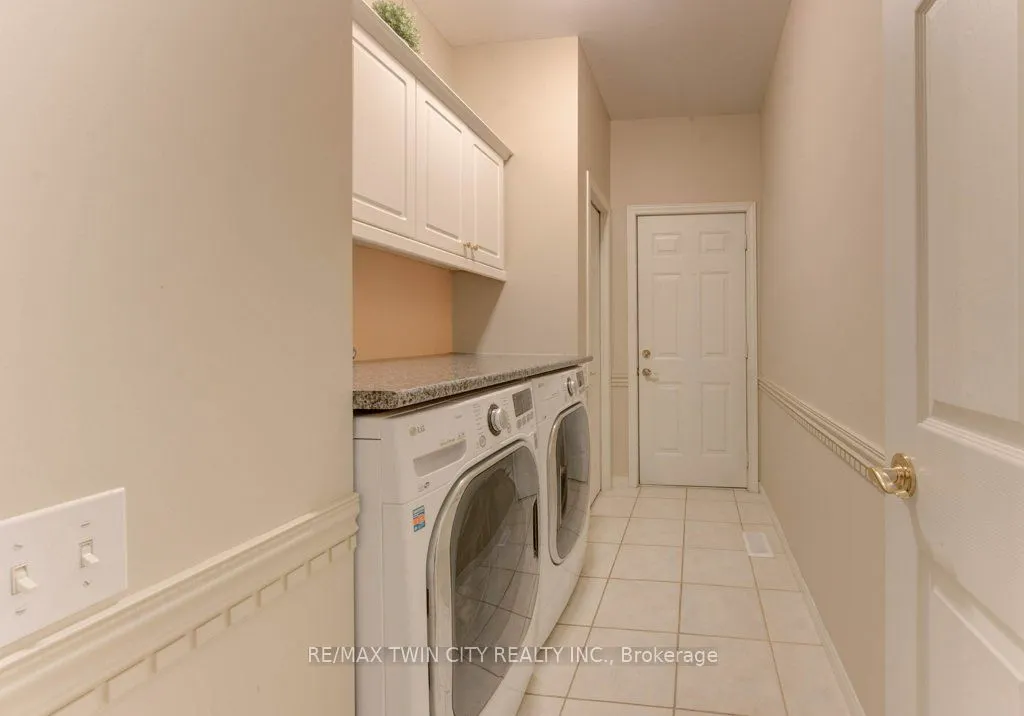 369 George Street N, #3