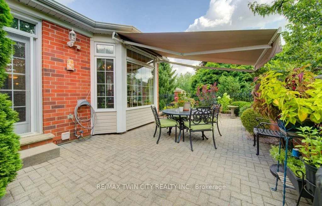 369 George Street N, #3