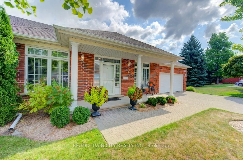 369 George Street N, #3