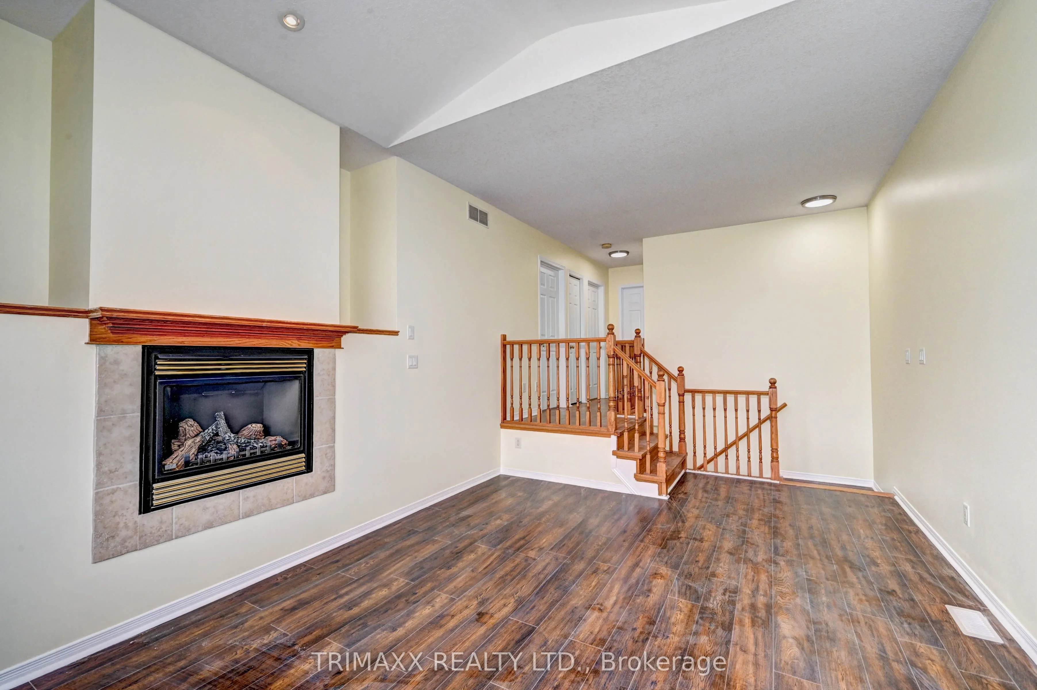 419 Tealby Crescent