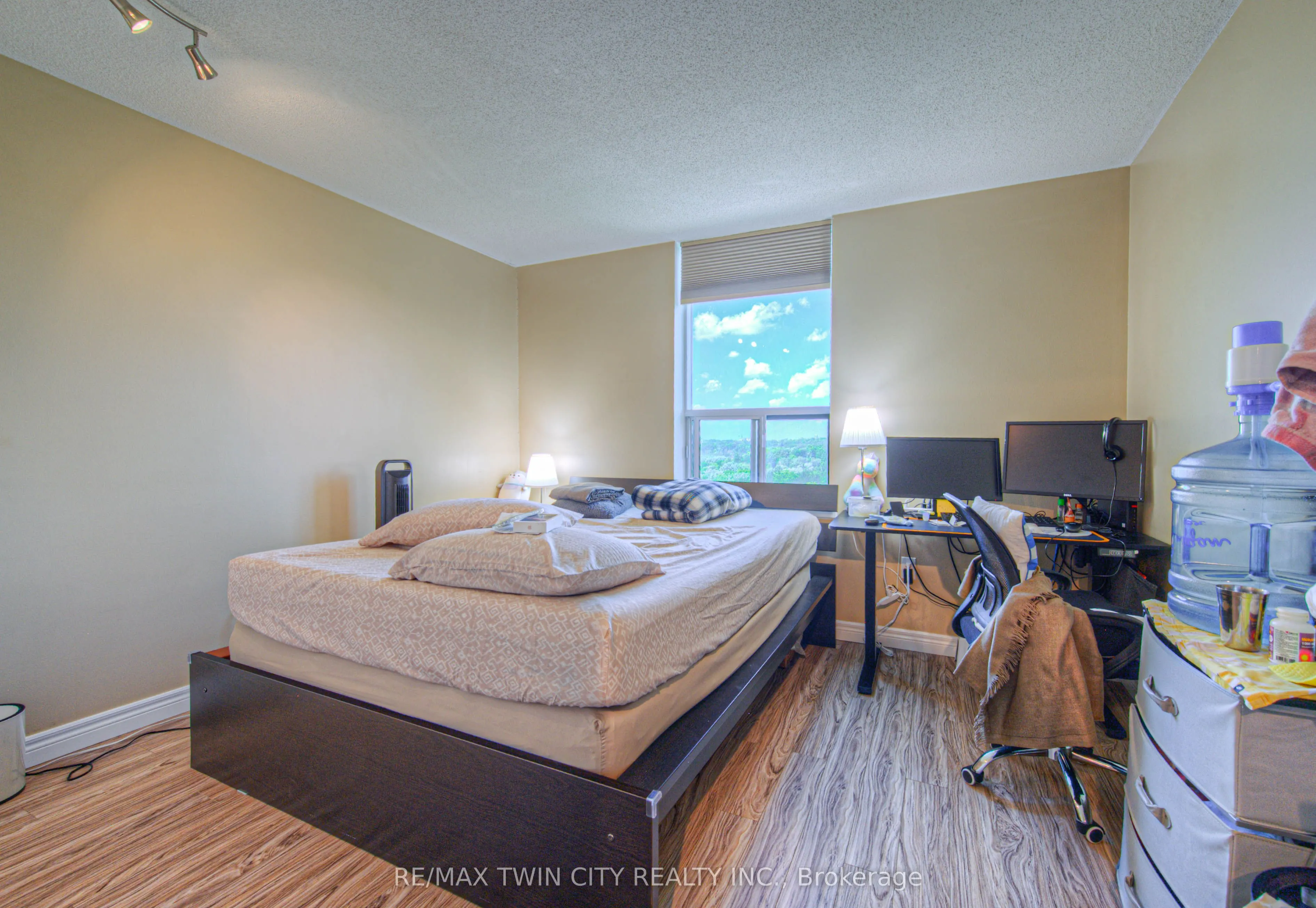 35 Green Valley Drive W, #1412