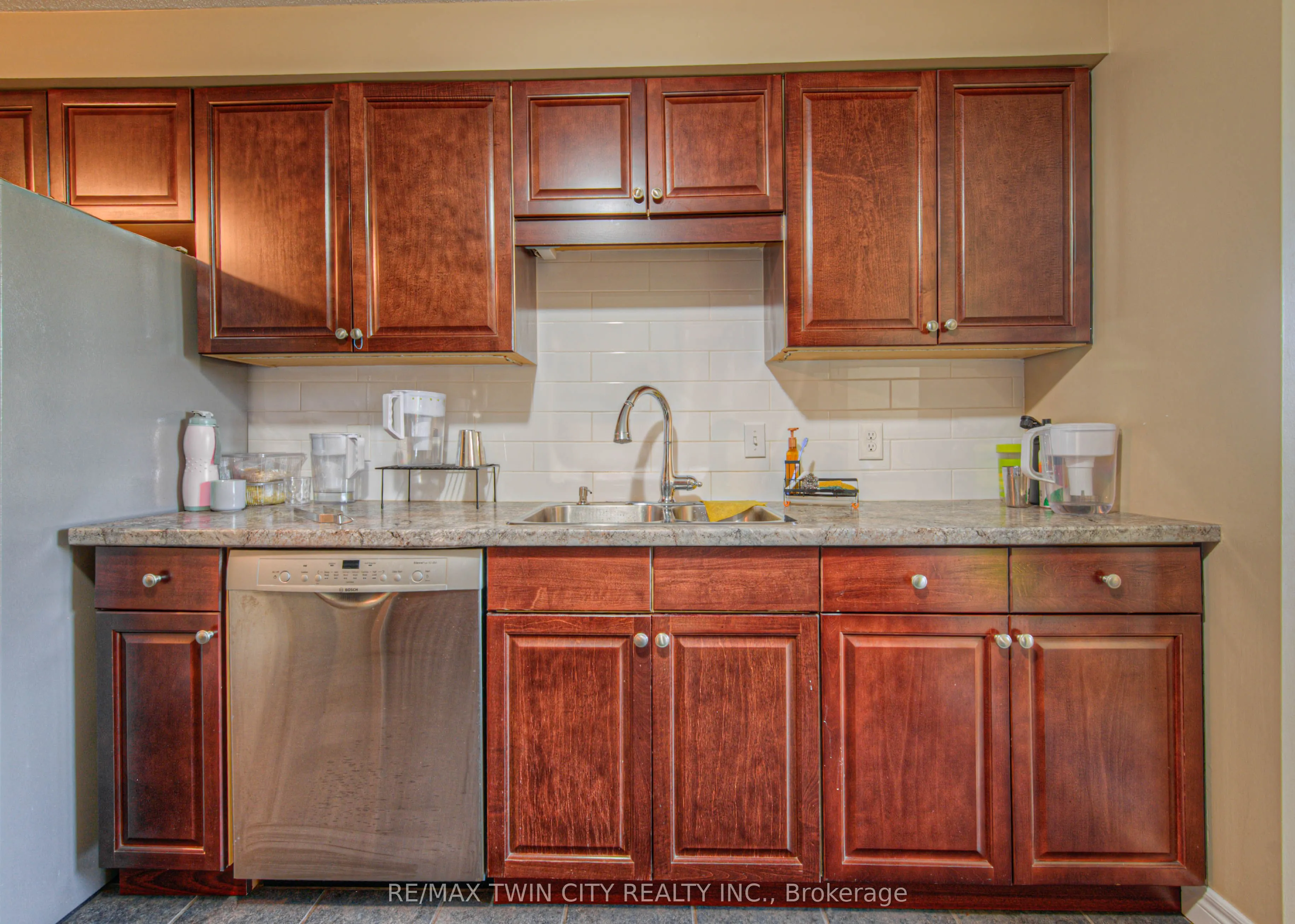 35 Green Valley Drive W, #1412