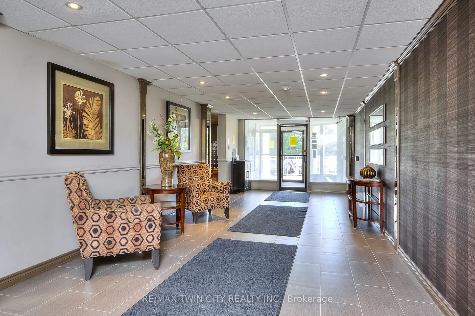 35 Green Valley Drive W, #1412
