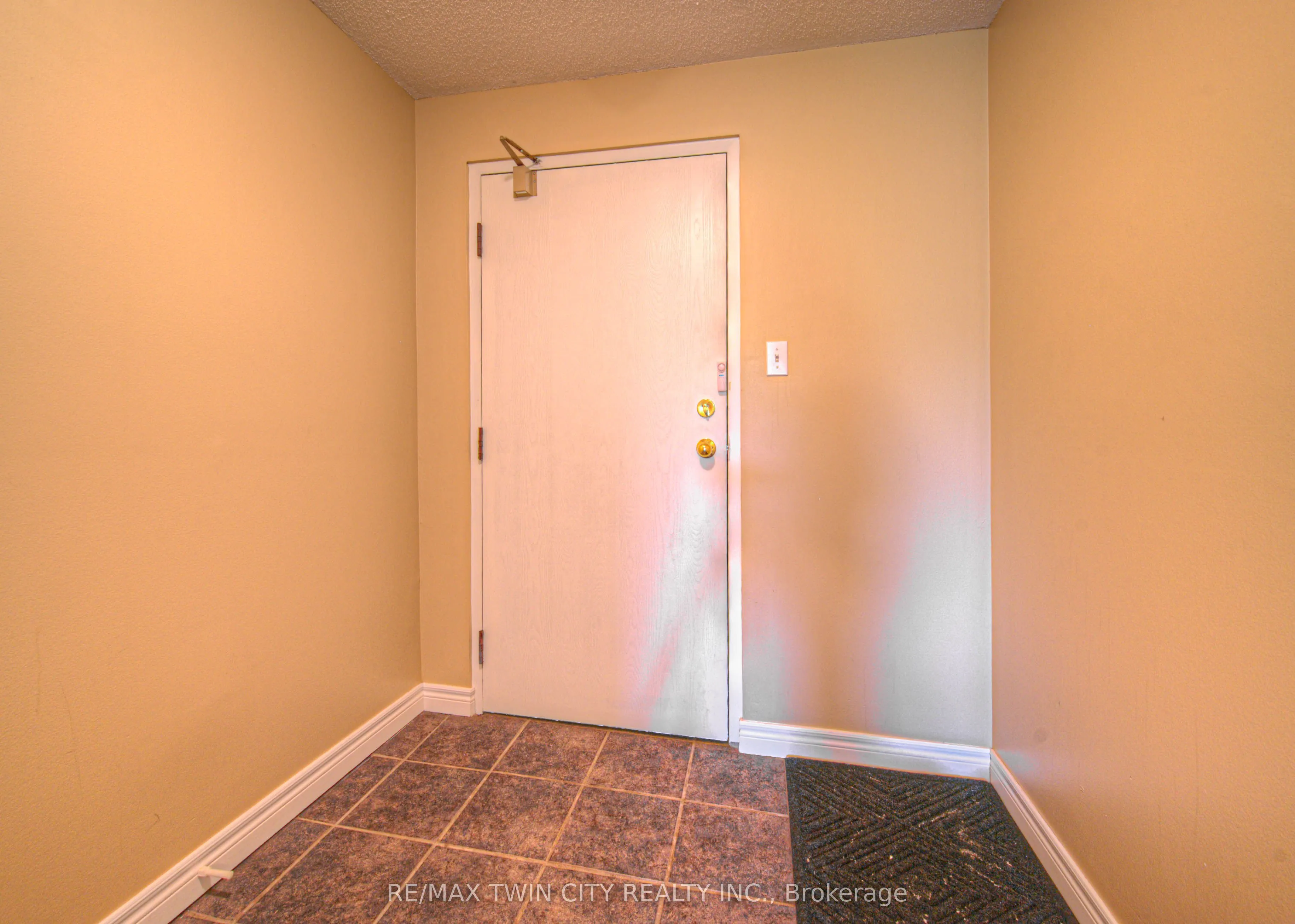 35 Green Valley Drive W, #1412