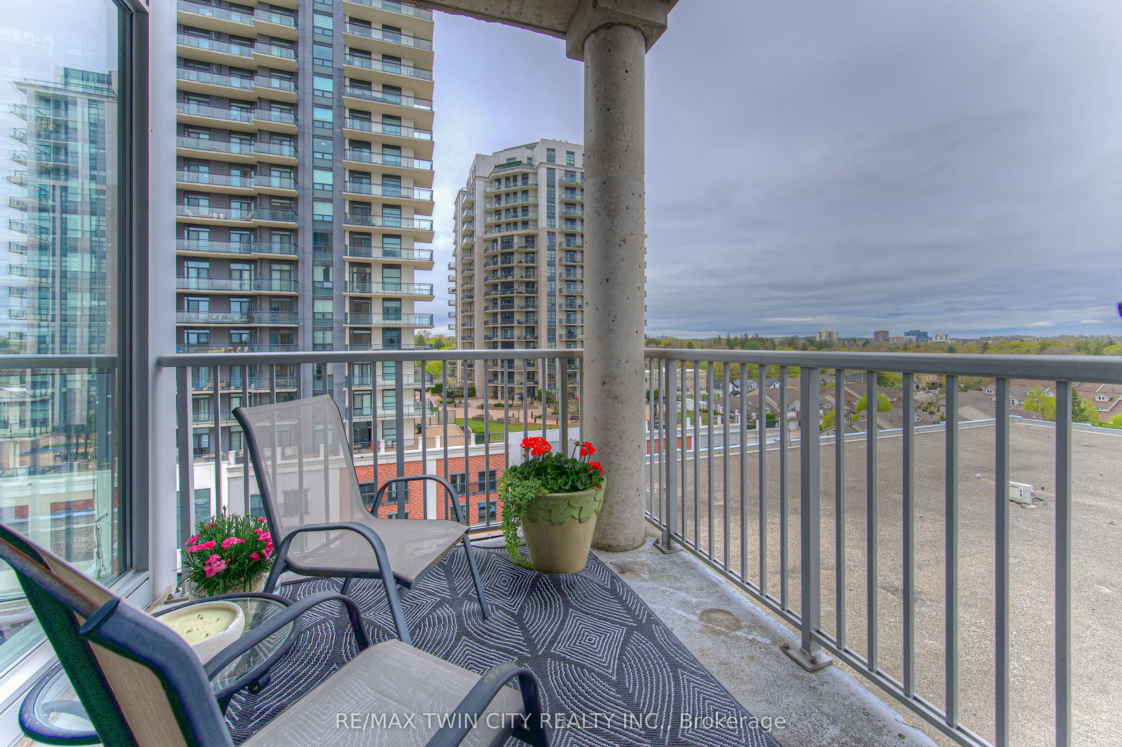 191 KING Street S, #713