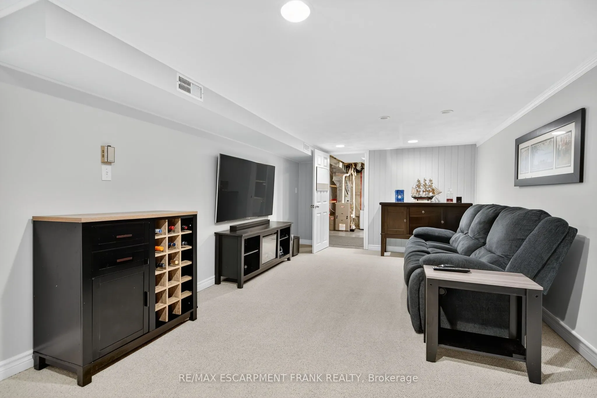 64 Vola Court
