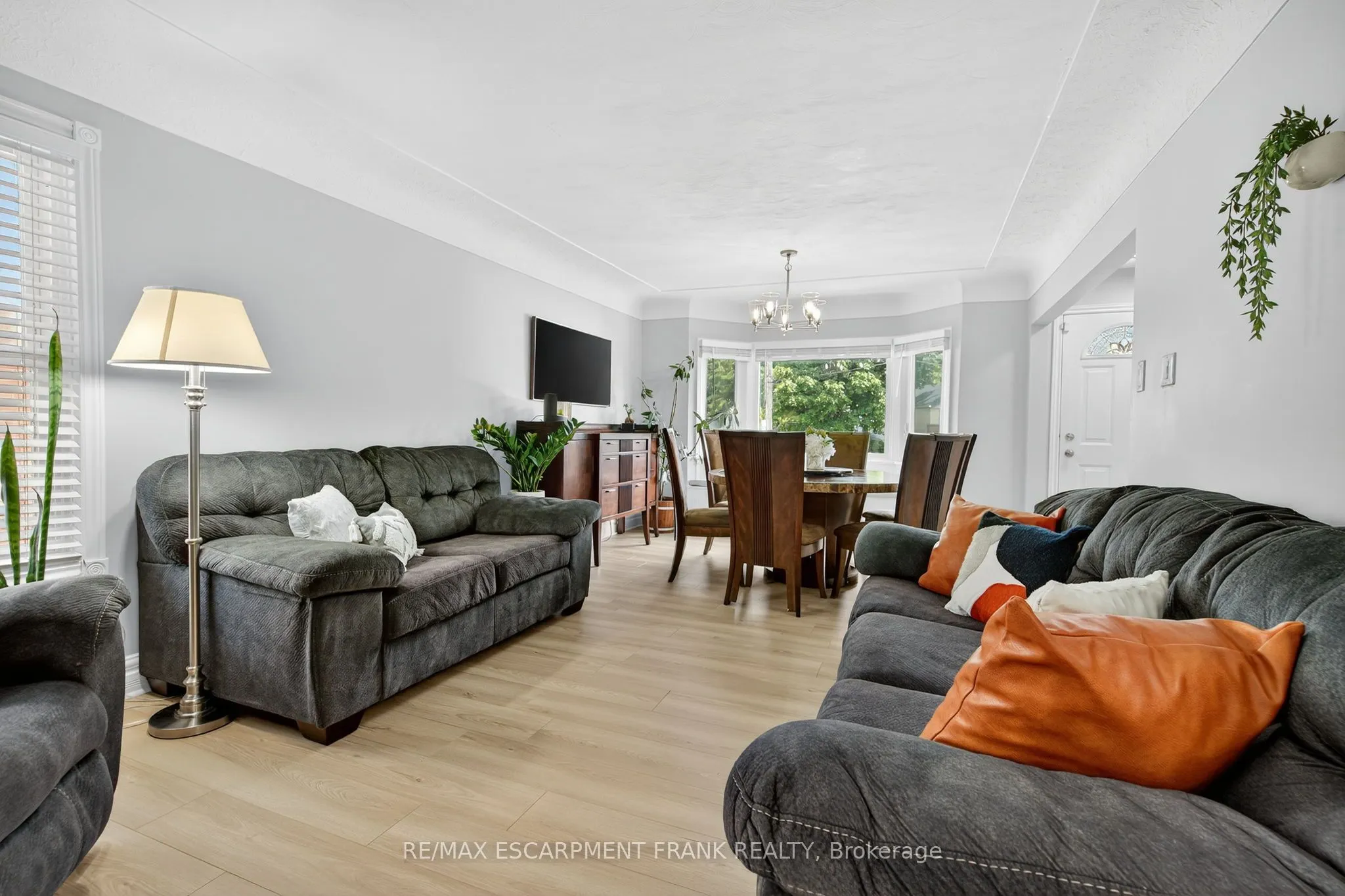 64 Vola Court