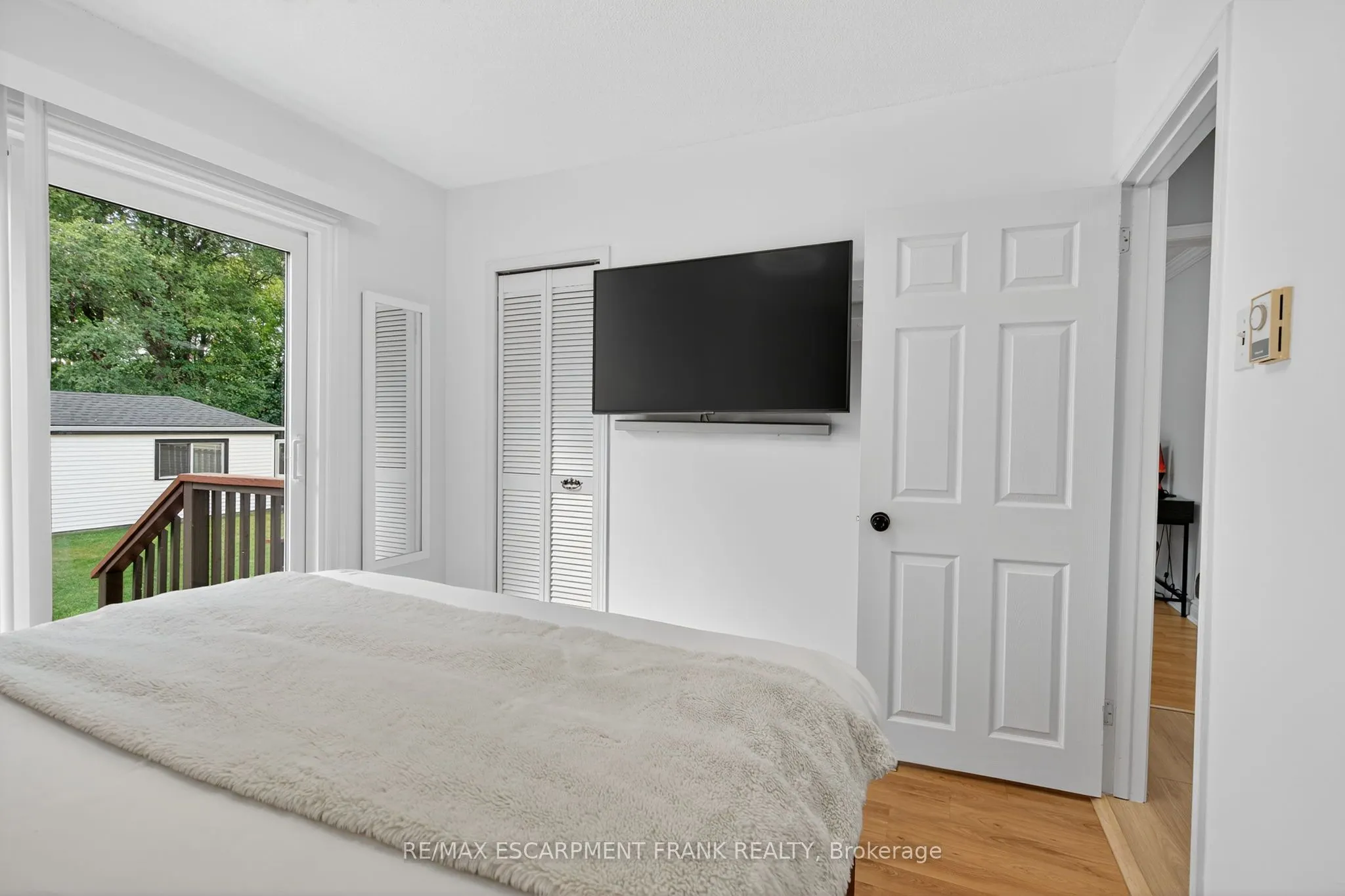 64 Vola Court