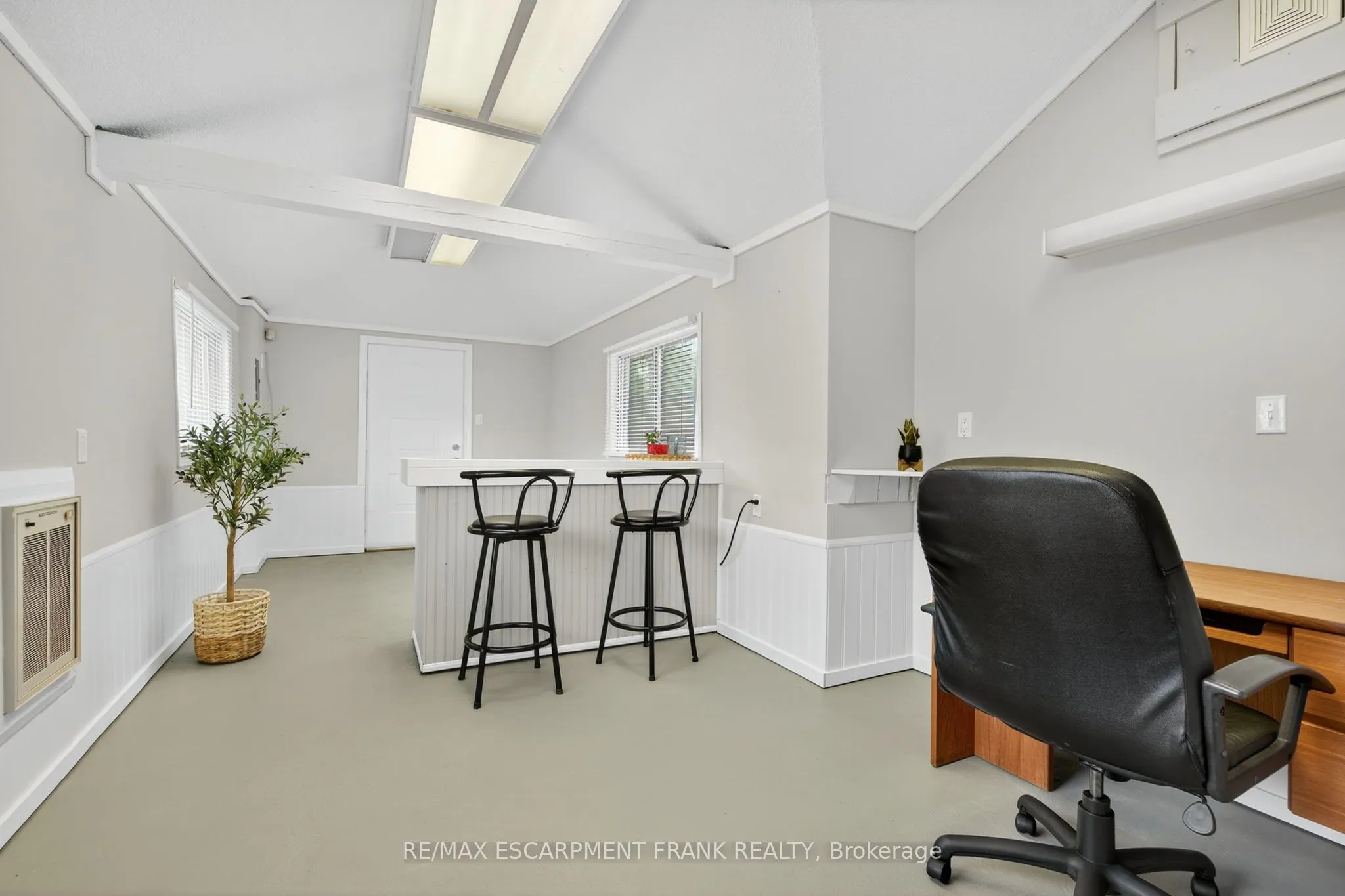 64 Vola Court