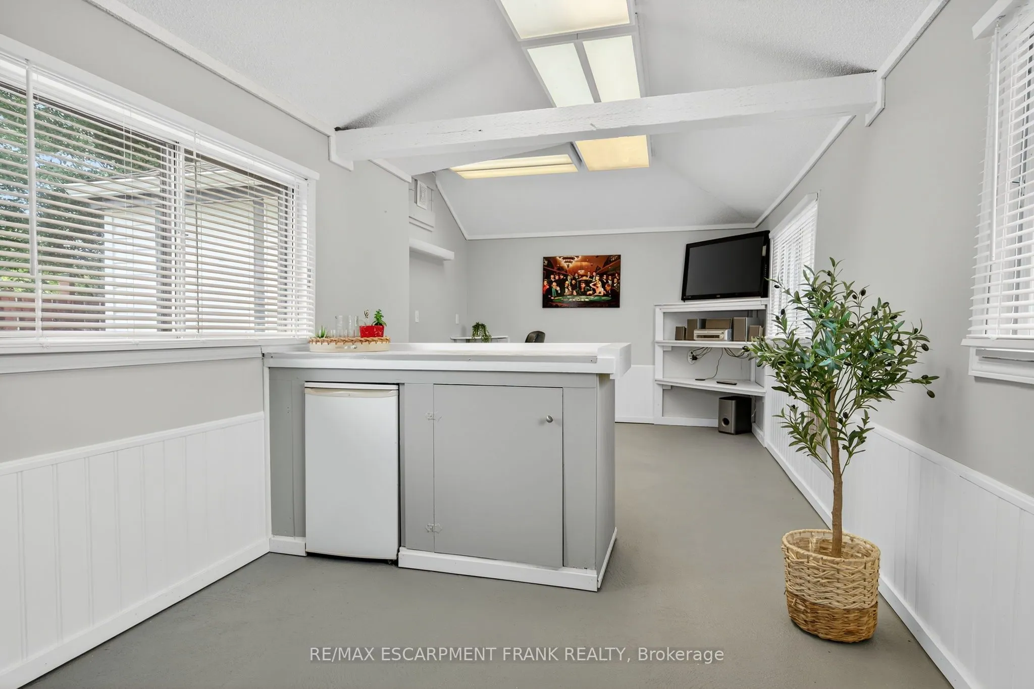 64 Vola Court