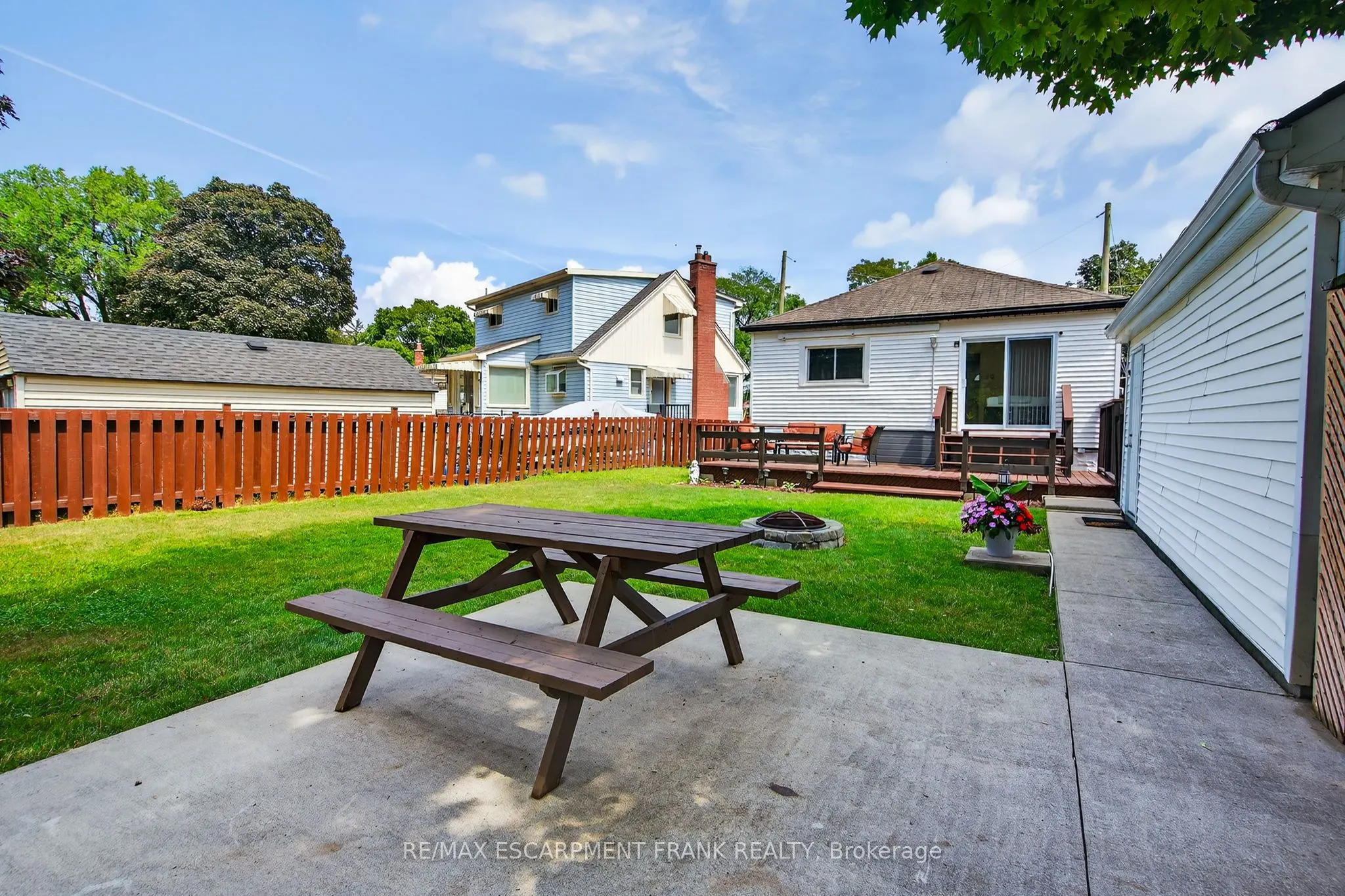 64 Vola Court
