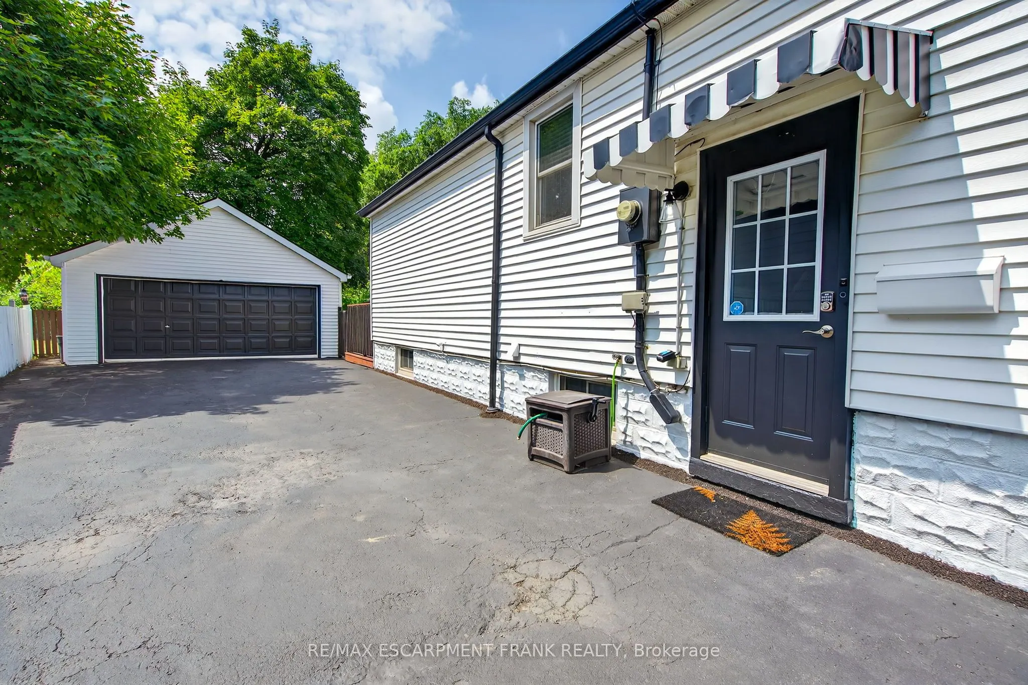 64 Vola Court