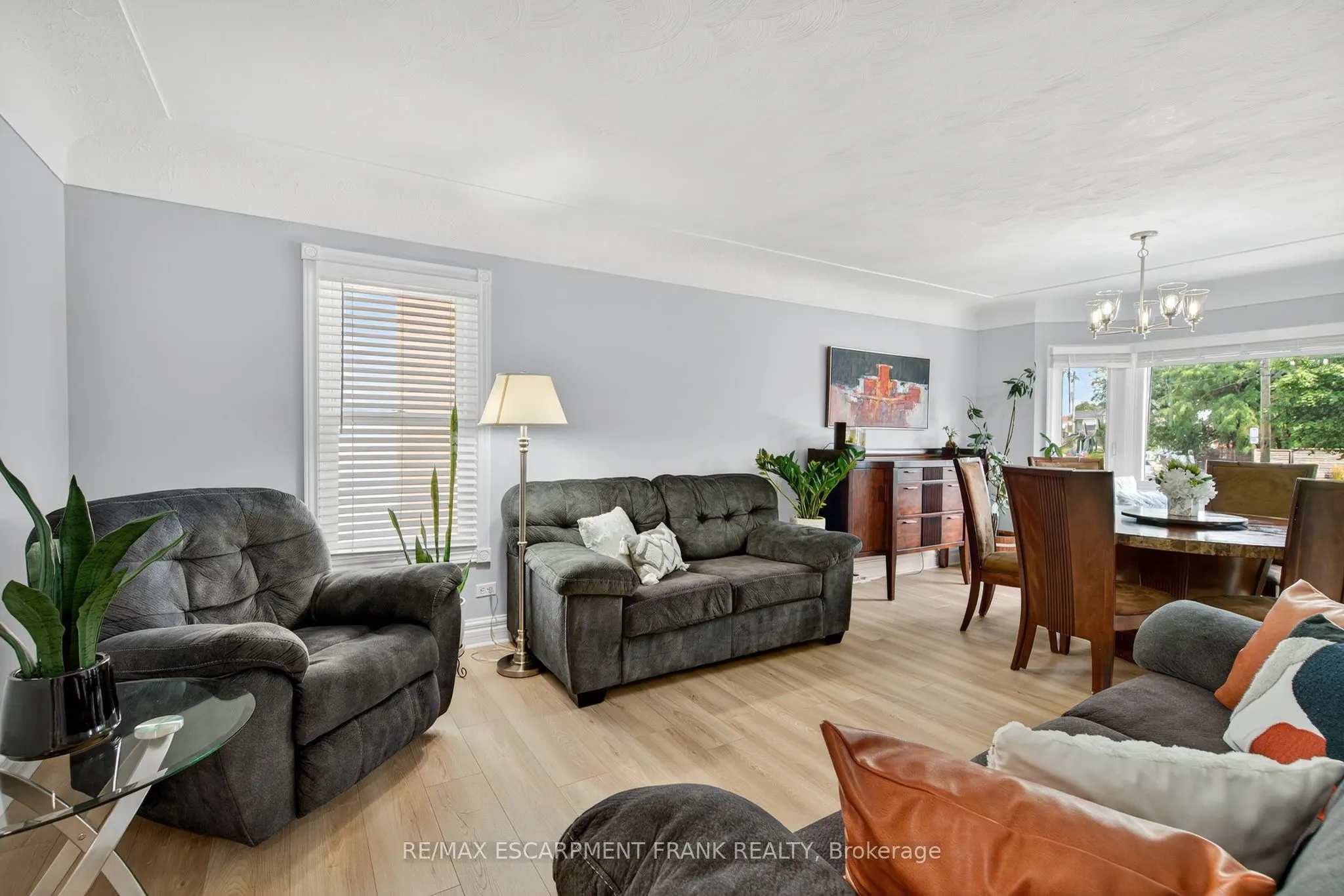 64 Vola Court