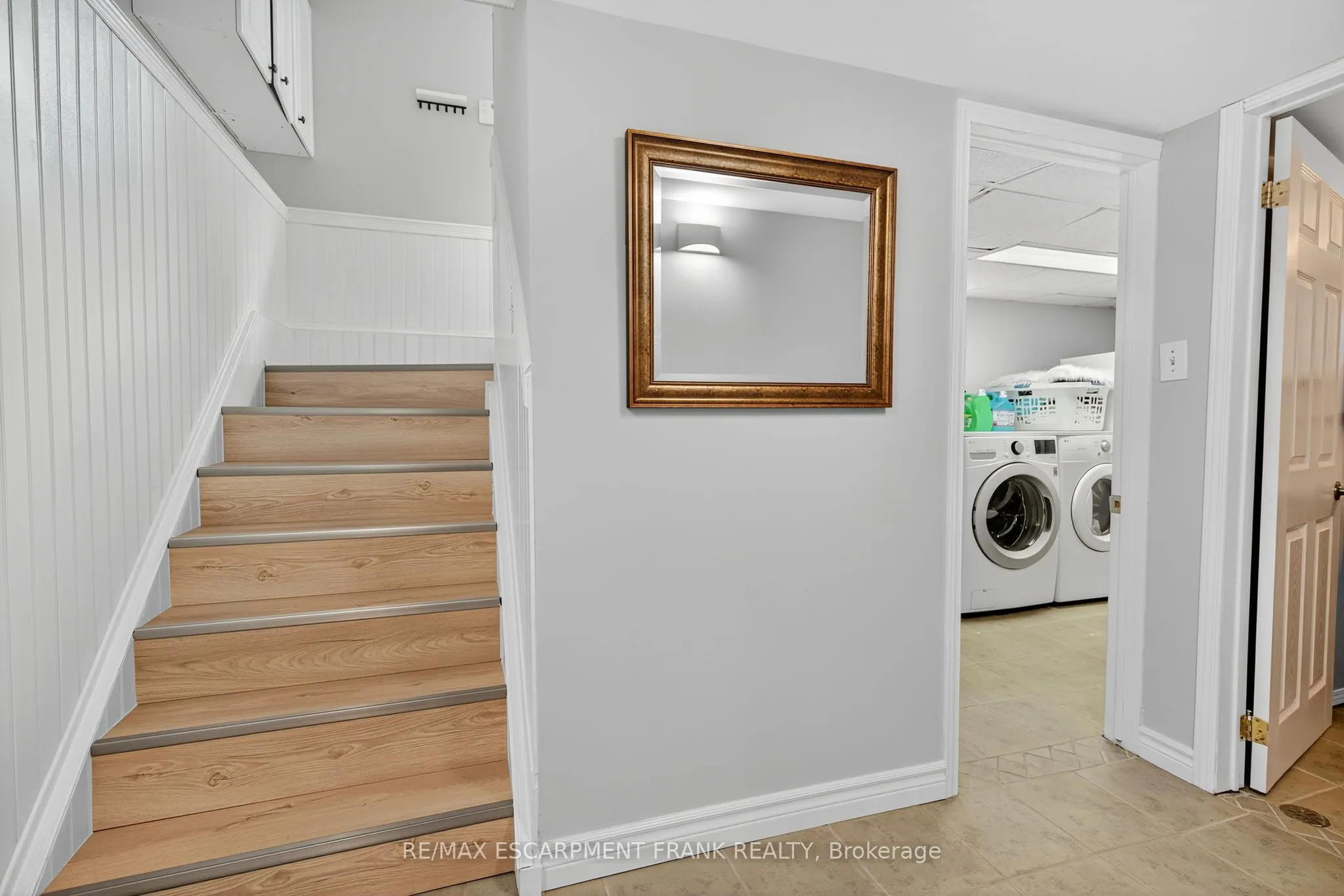 64 Vola Court
