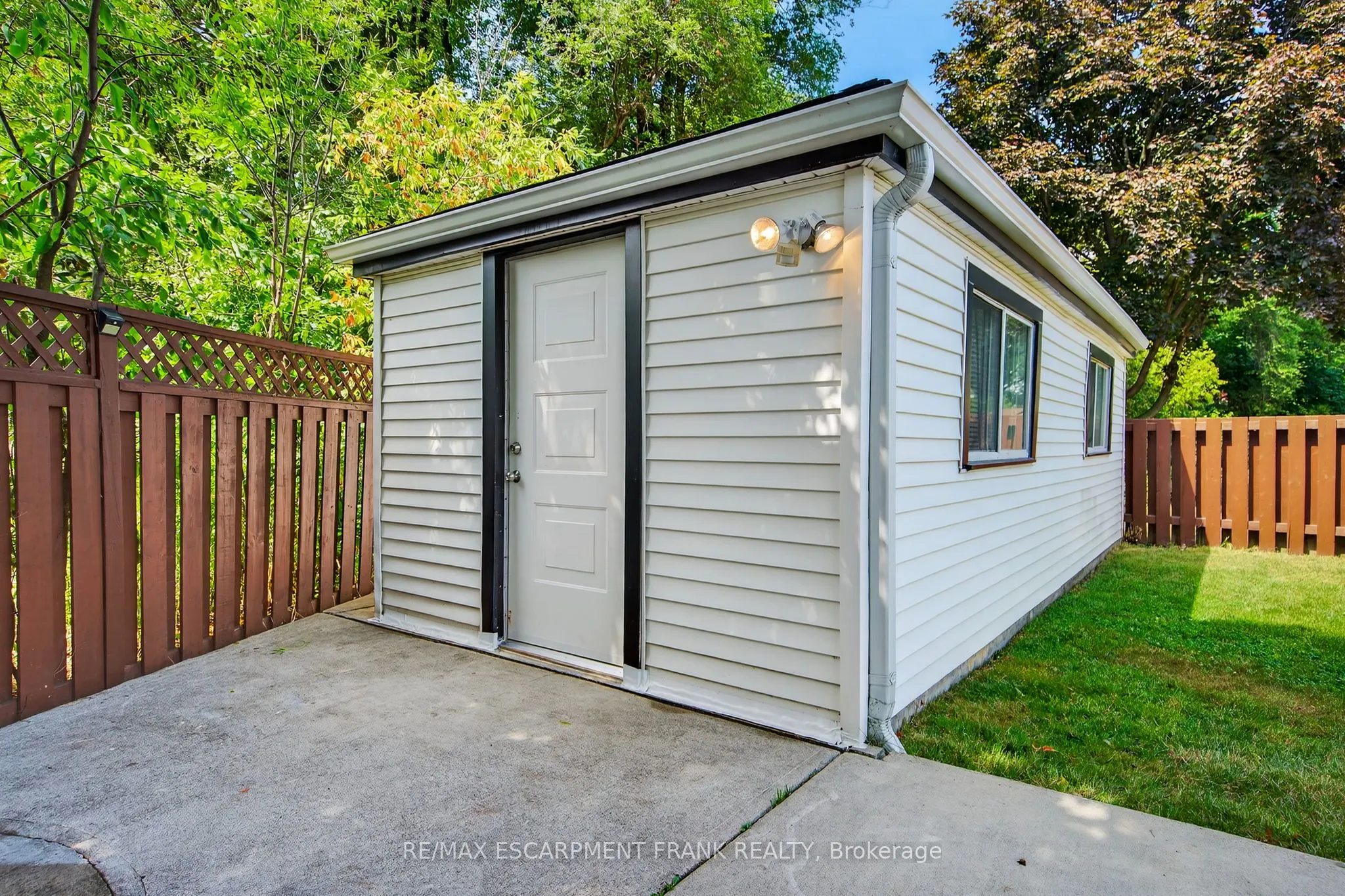 64 Vola Court