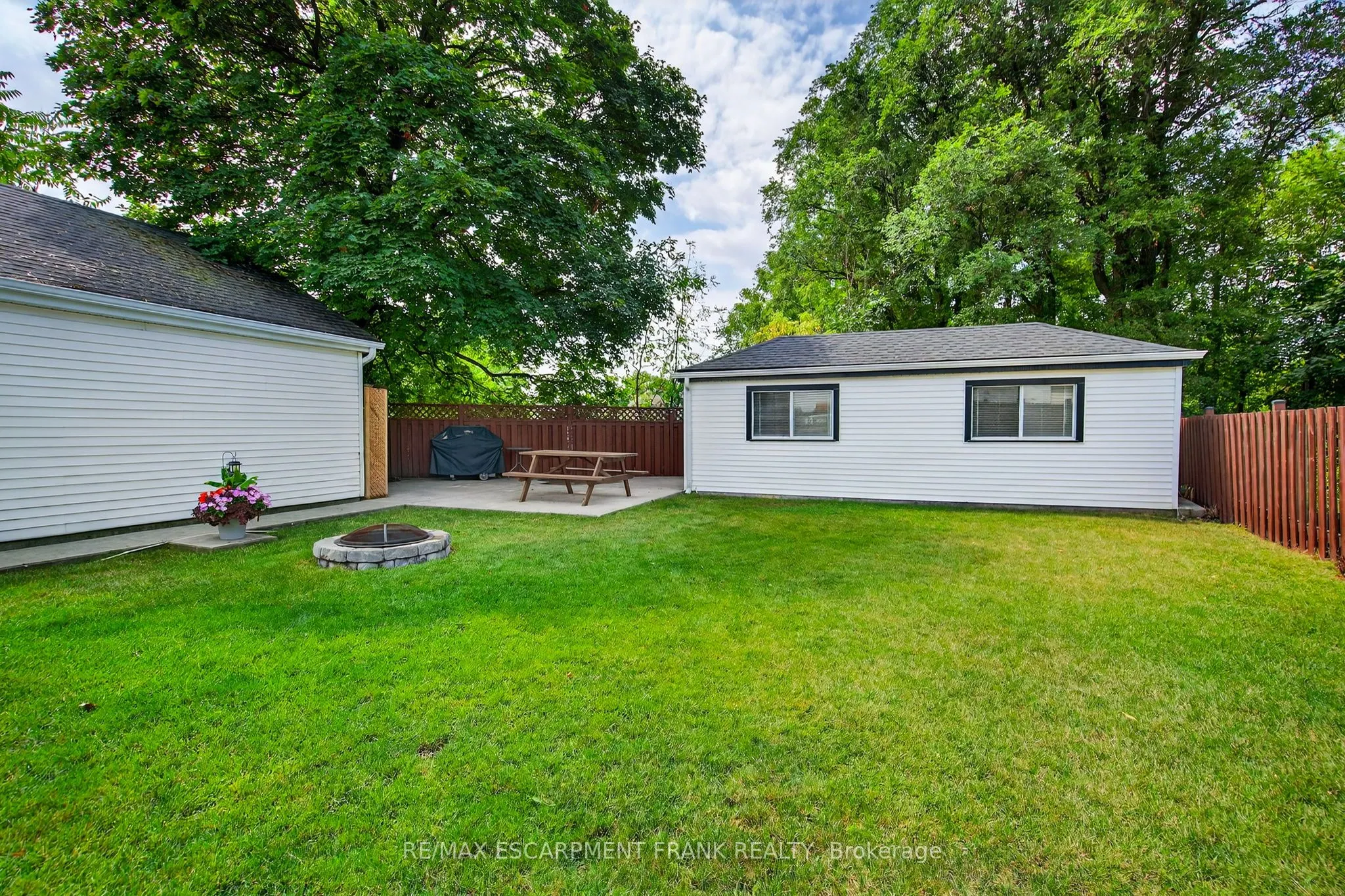64 Vola Court