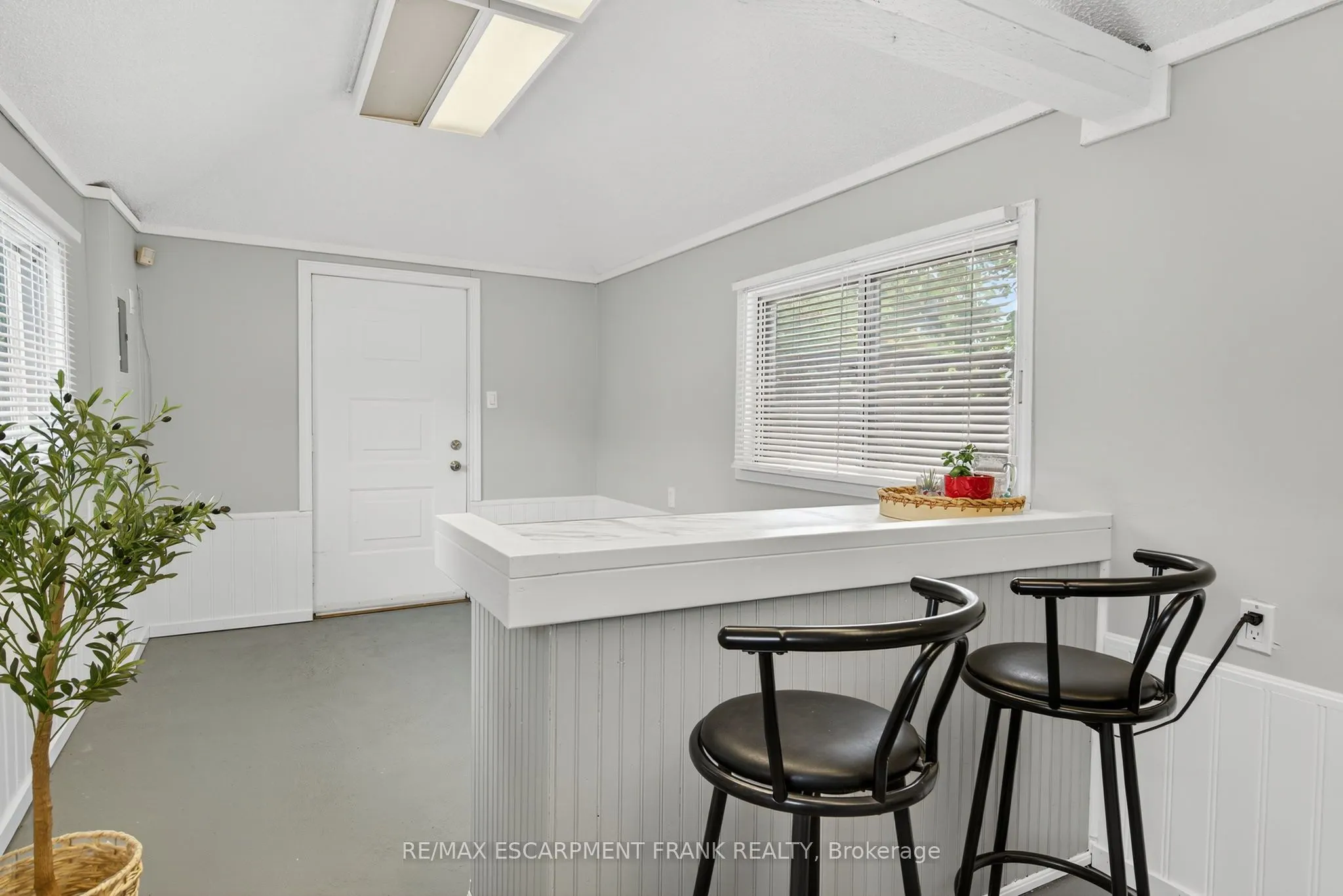 64 Vola Court