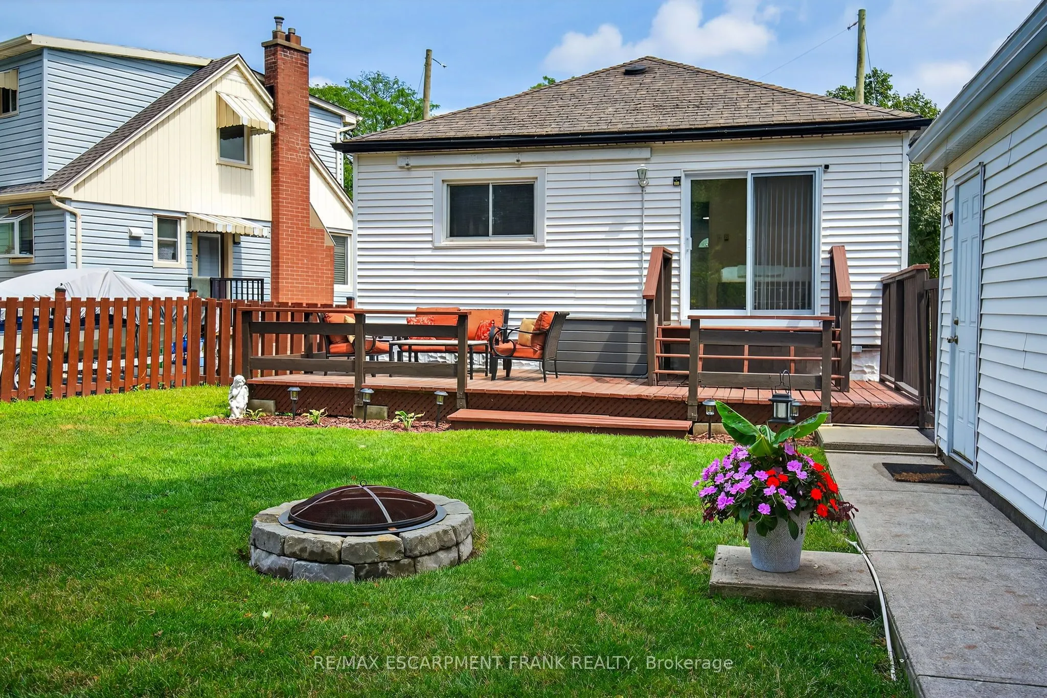 64 Vola Court