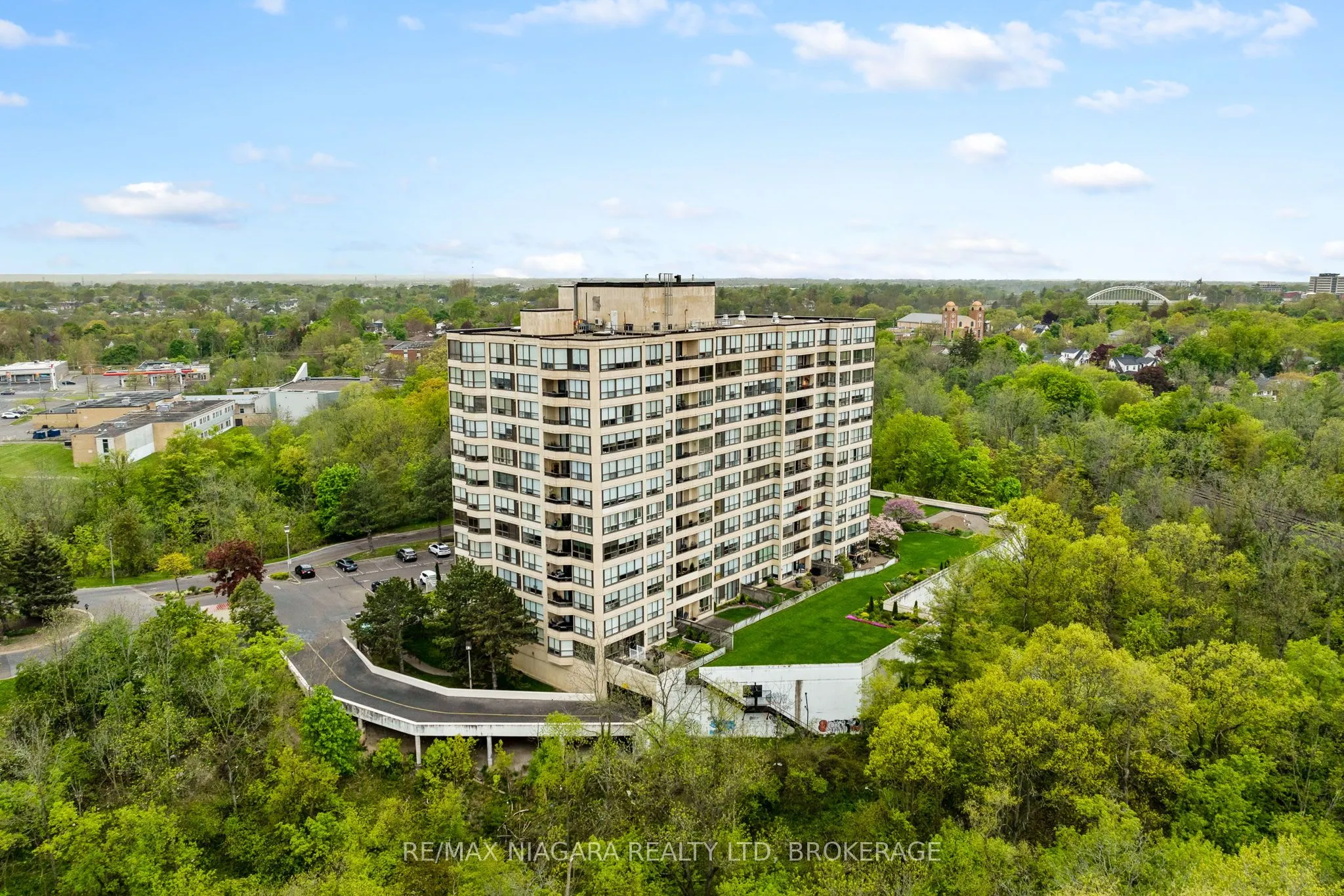 3 TOWERING HEIGHTS Boulevard, #407