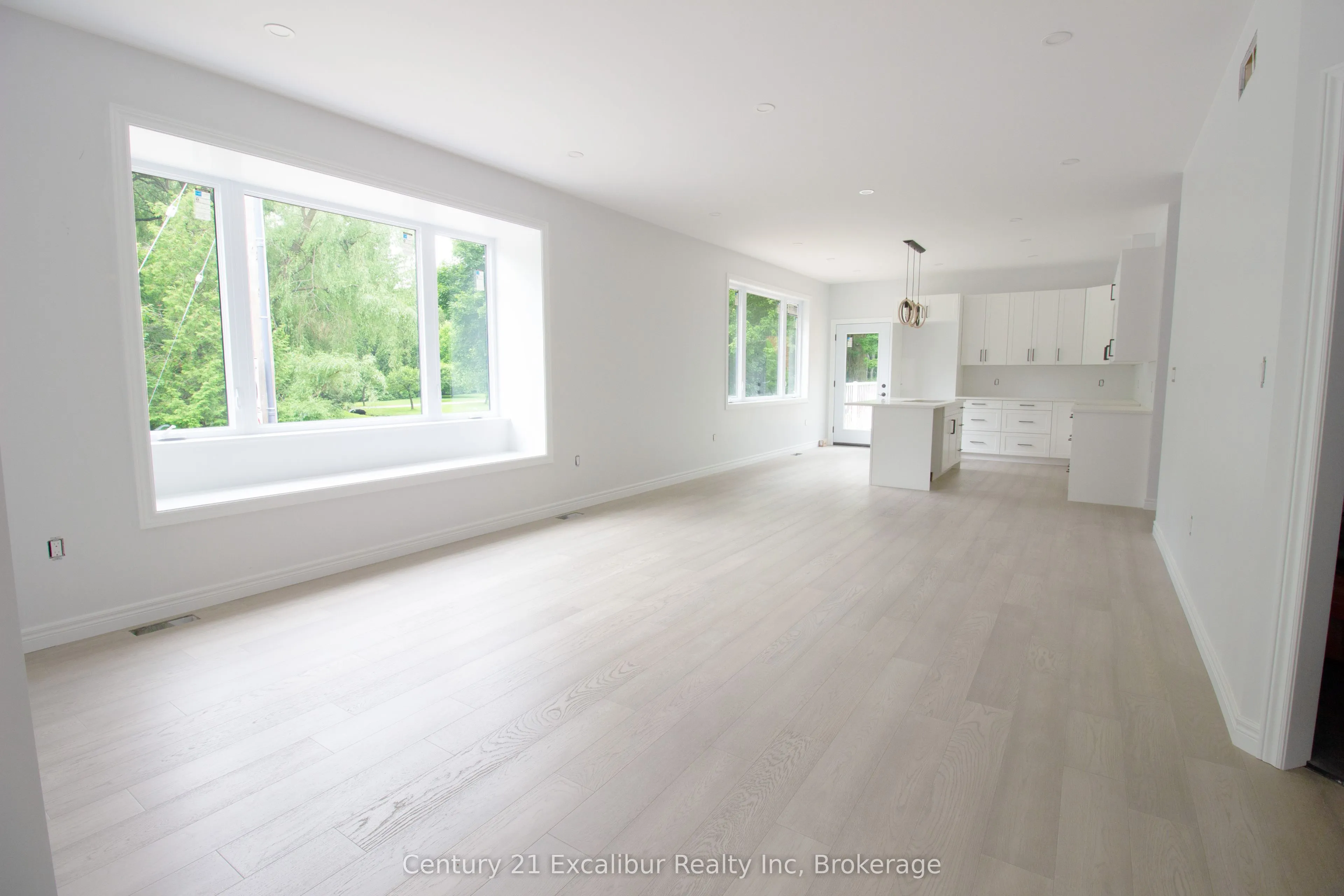 195 Garafraxa Street W
