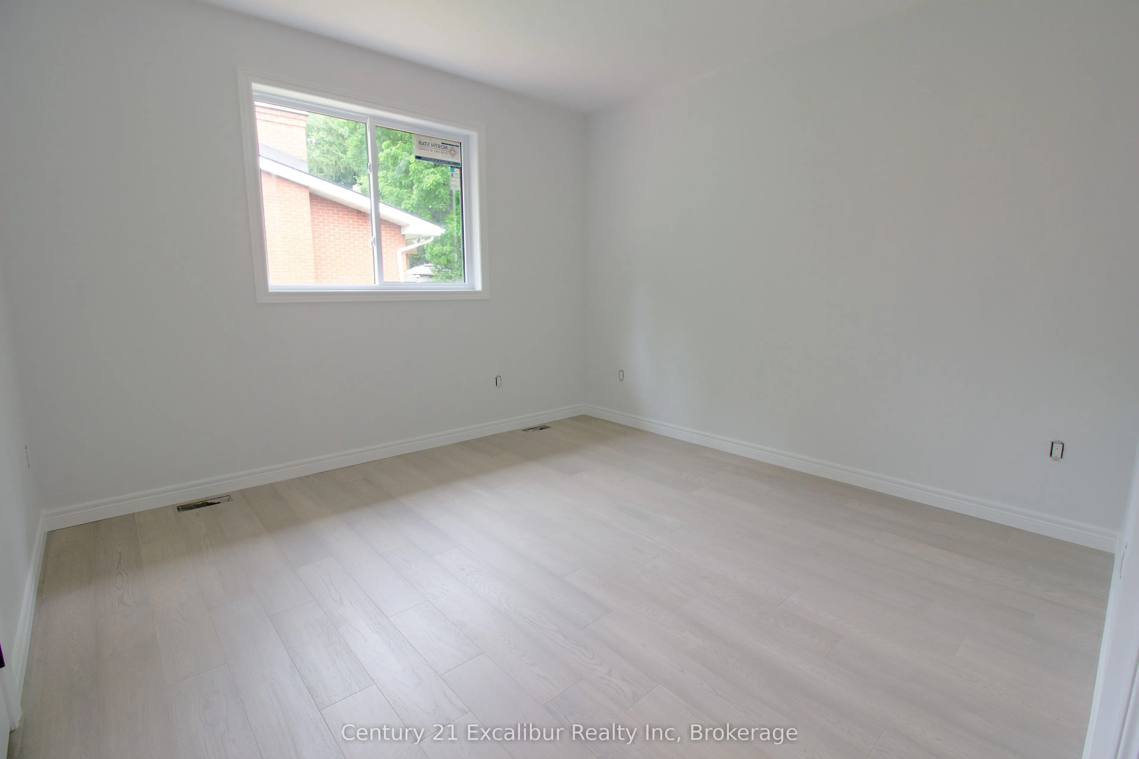 195 Garafraxa Street W