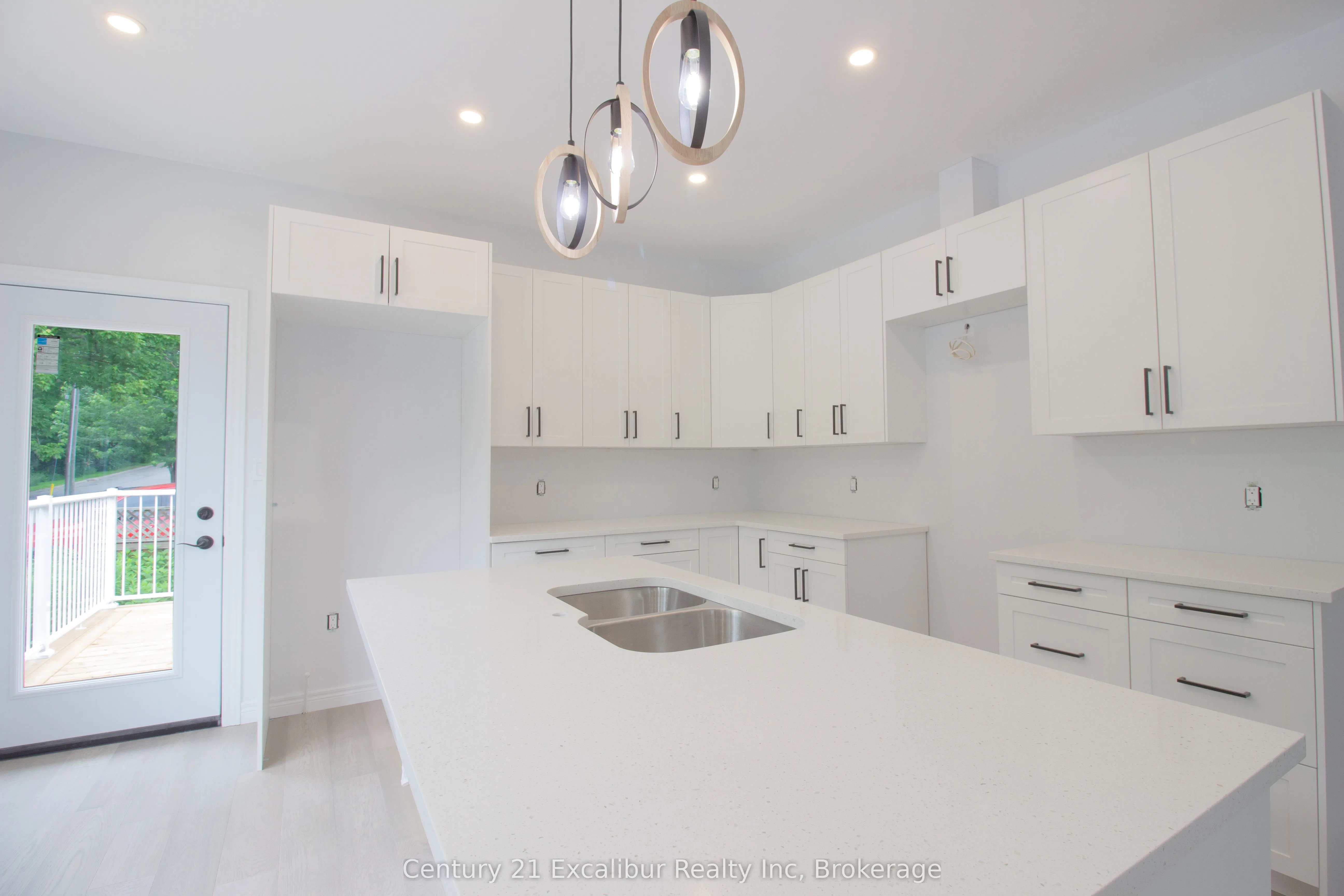 195 Garafraxa Street W
