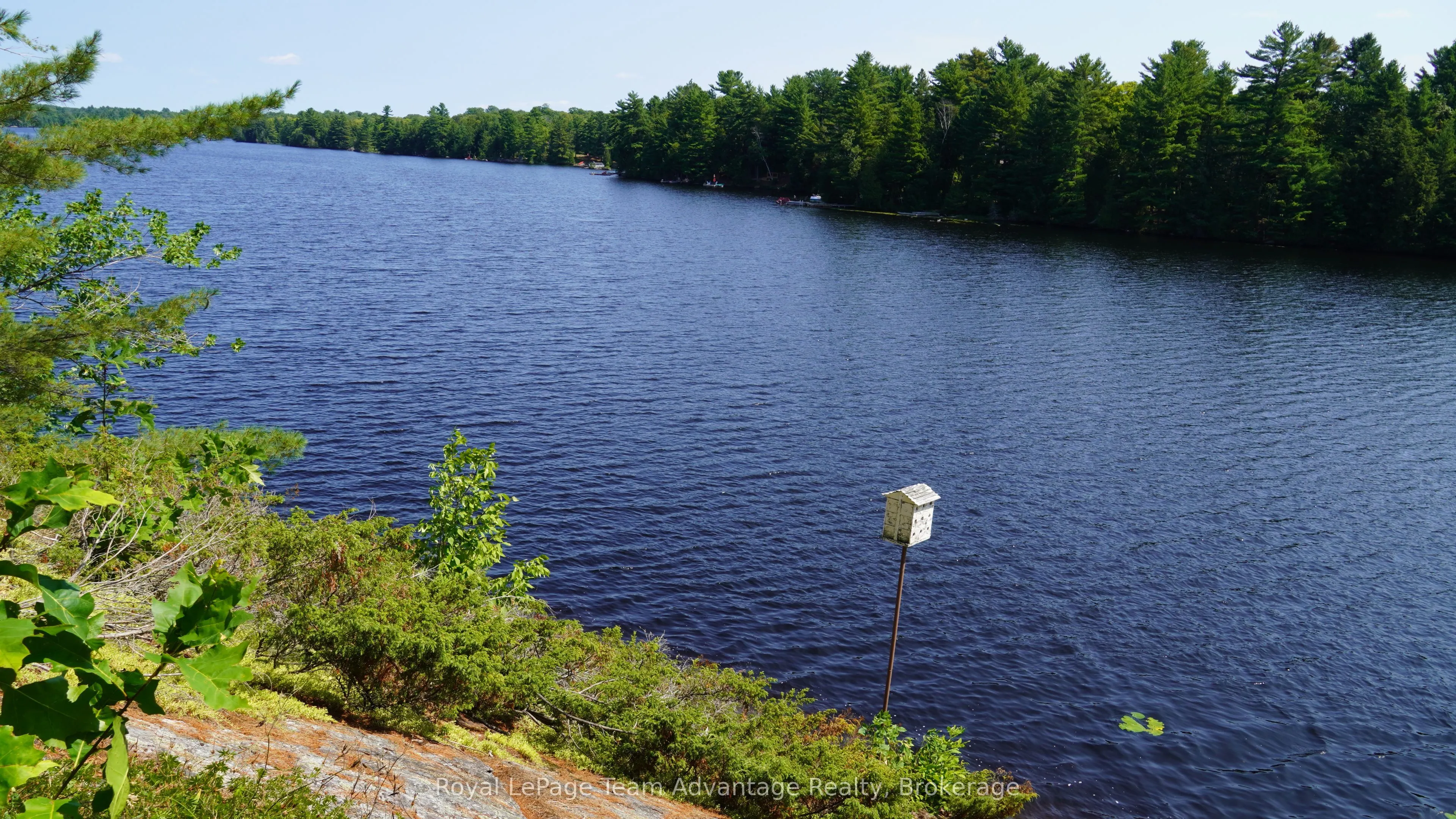 25 Peninsula Shore Road E