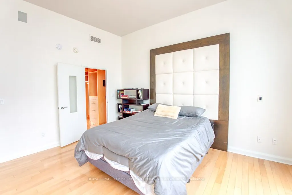 180 York Street, #1402