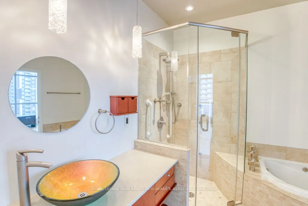 180 York Street, #1402