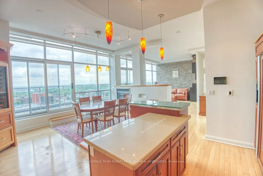 180 York Street, #1402