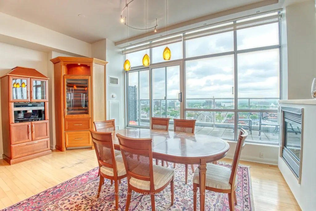 180 York Street, #1402