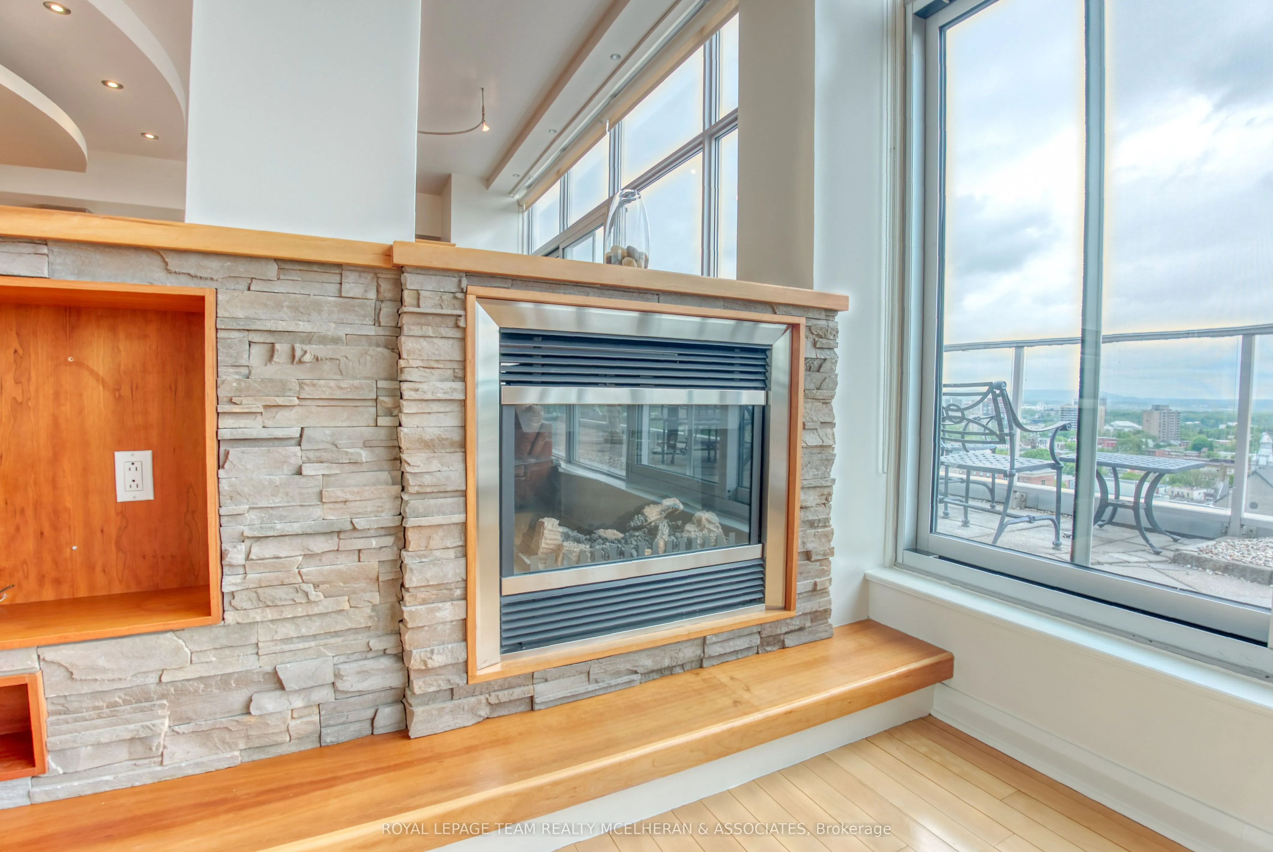 180 York Street, #1402