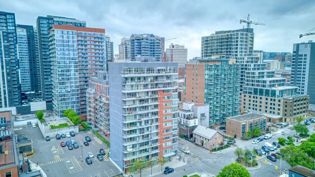 180 York Street, #1402