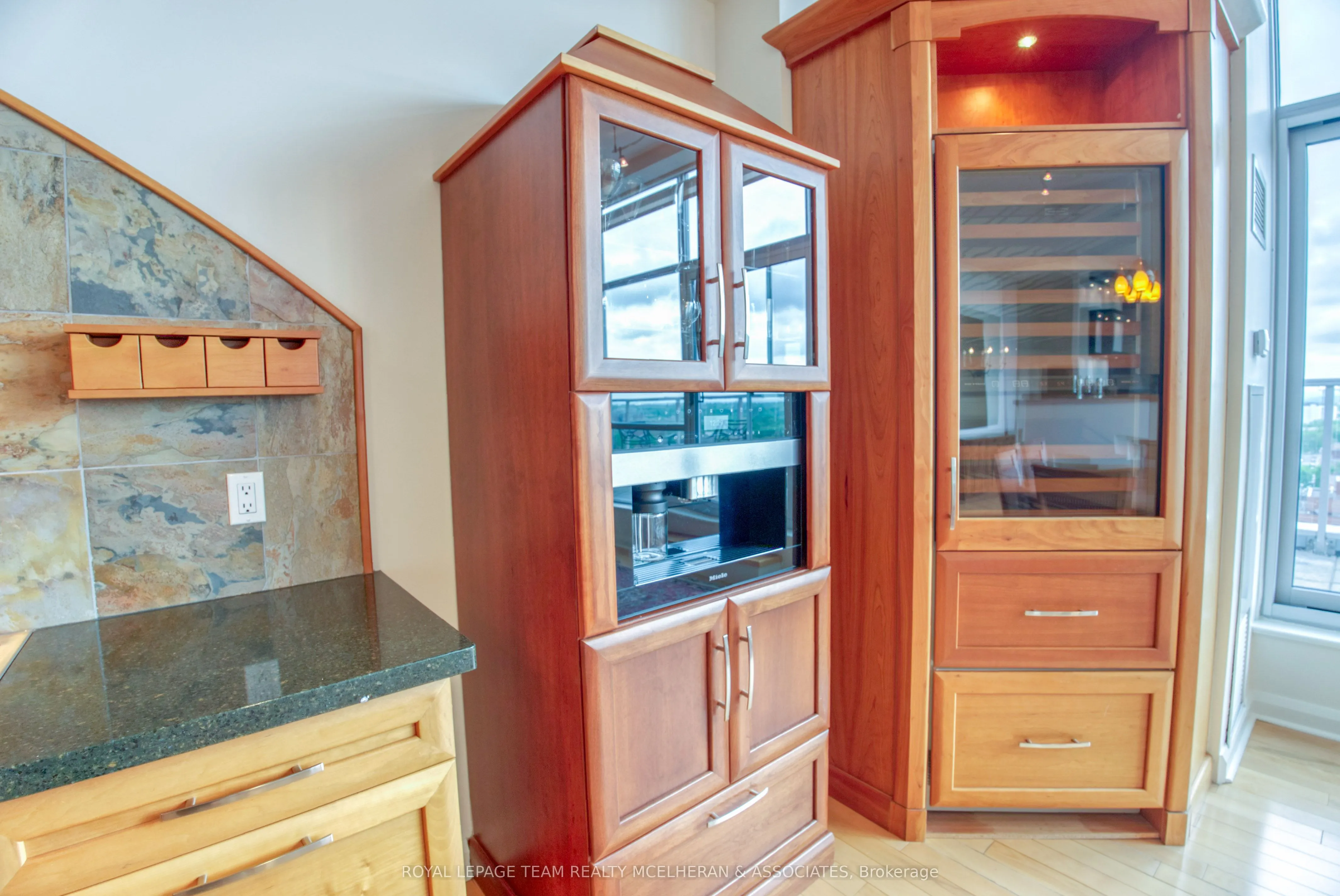 180 York Street, #1402
