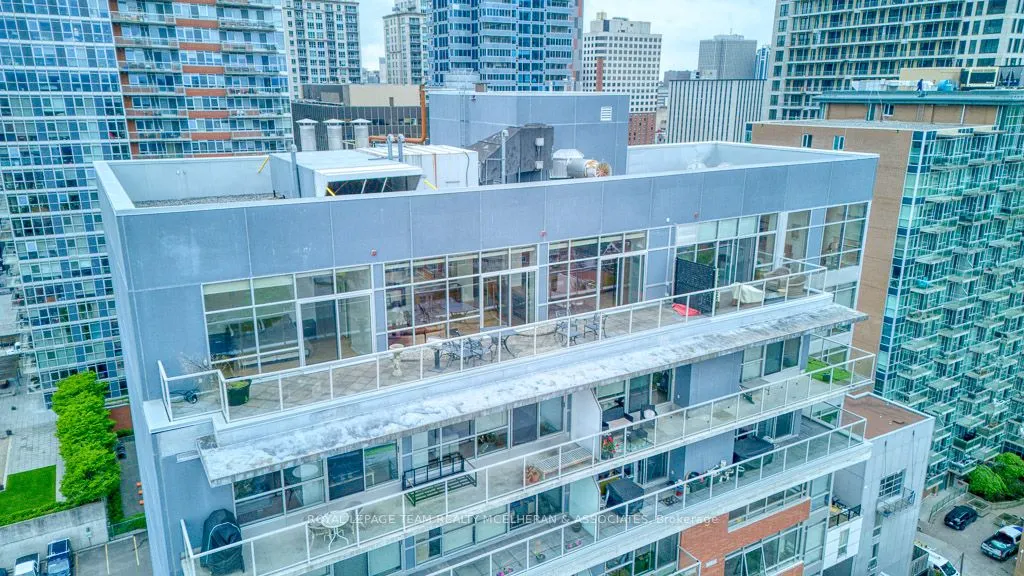 180 York Street, #1402