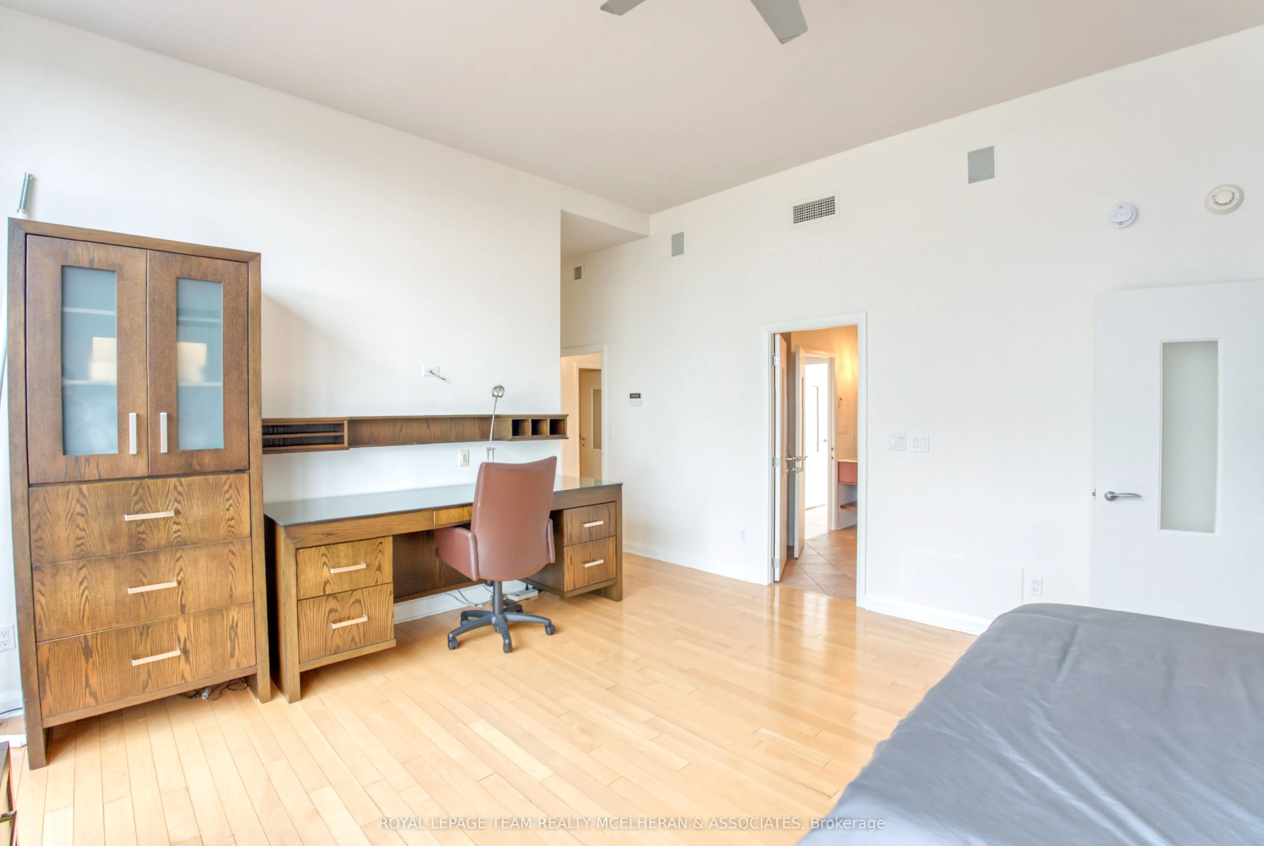 180 York Street, #1402