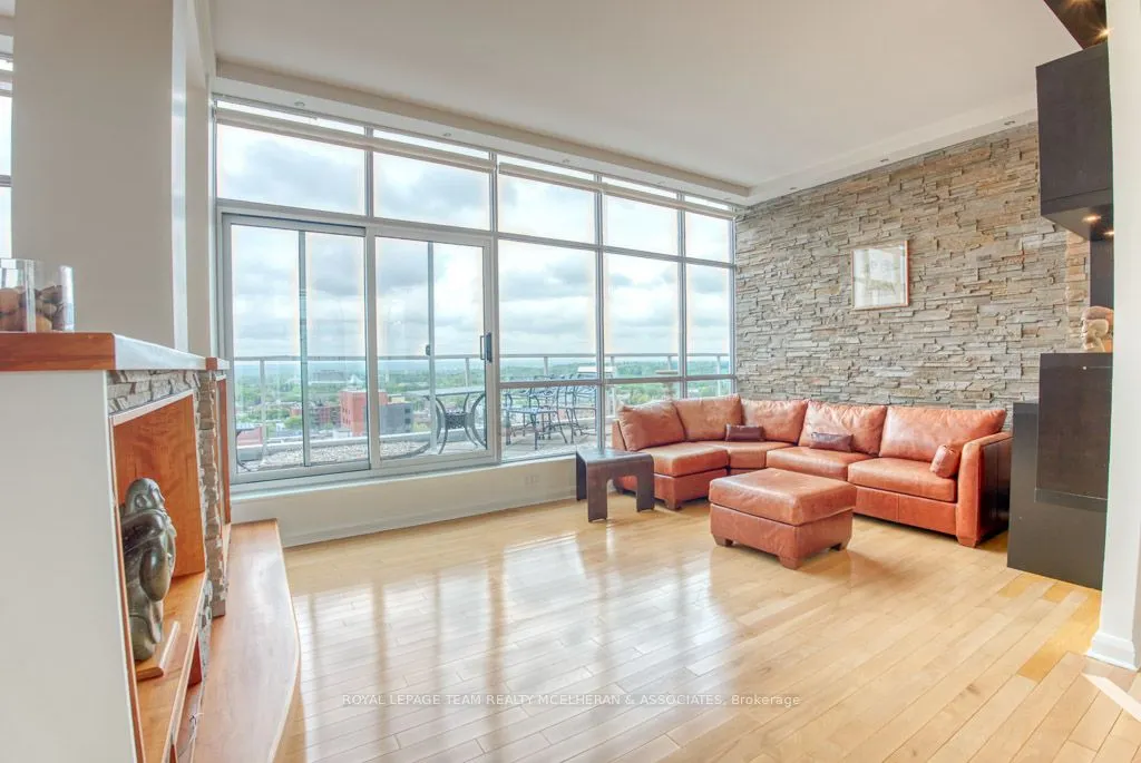180 York Street, #1402