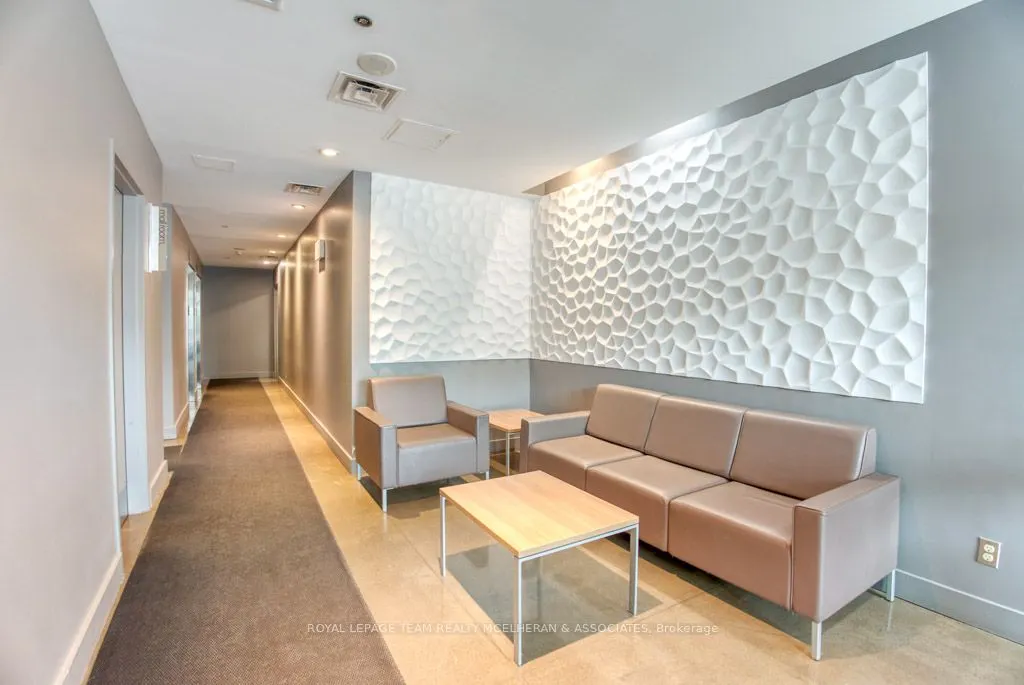 180 York Street, #1402