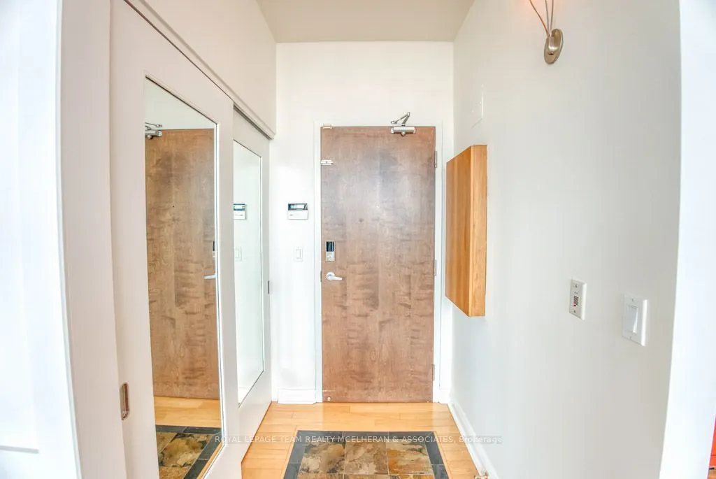 180 York Street, #1402