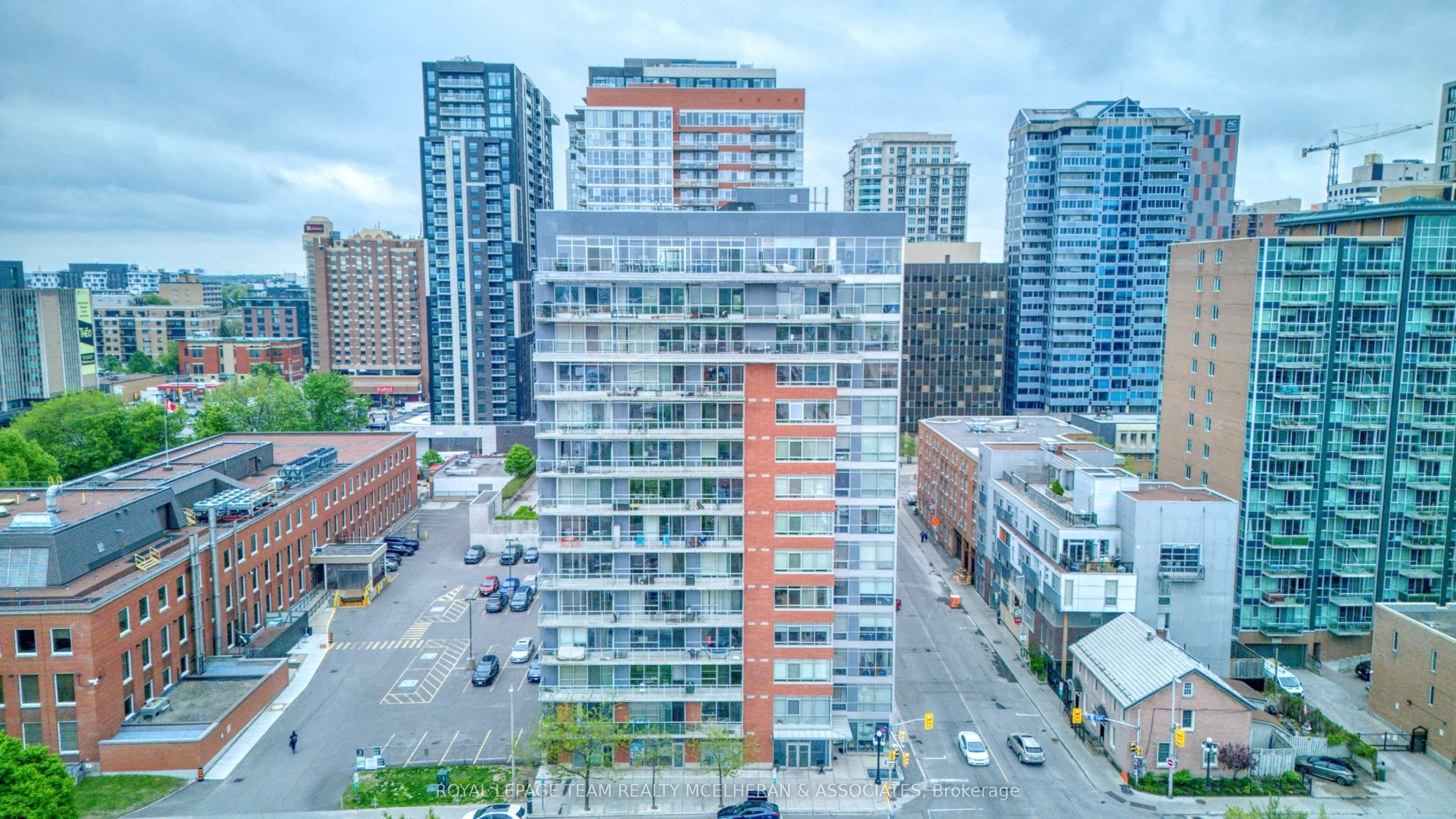 180 York Street, #1402