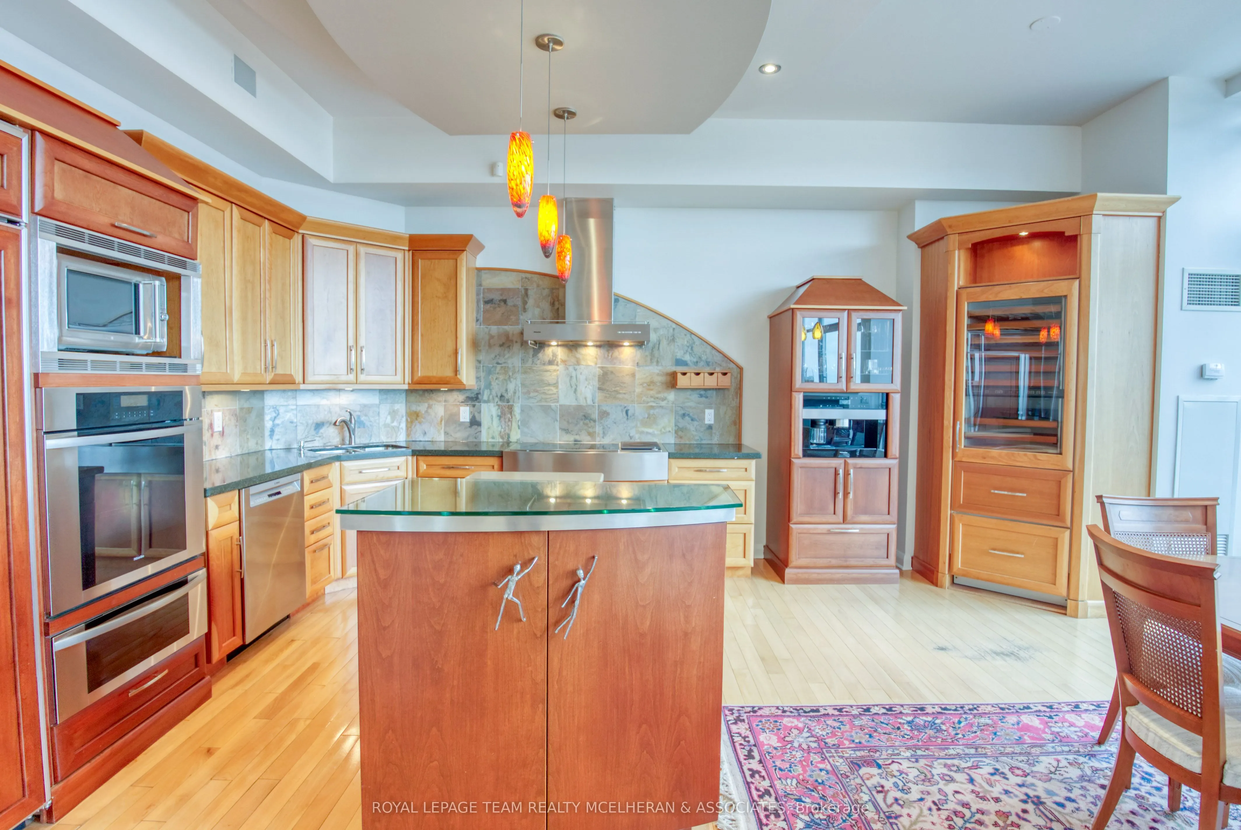 180 York Street, #1402