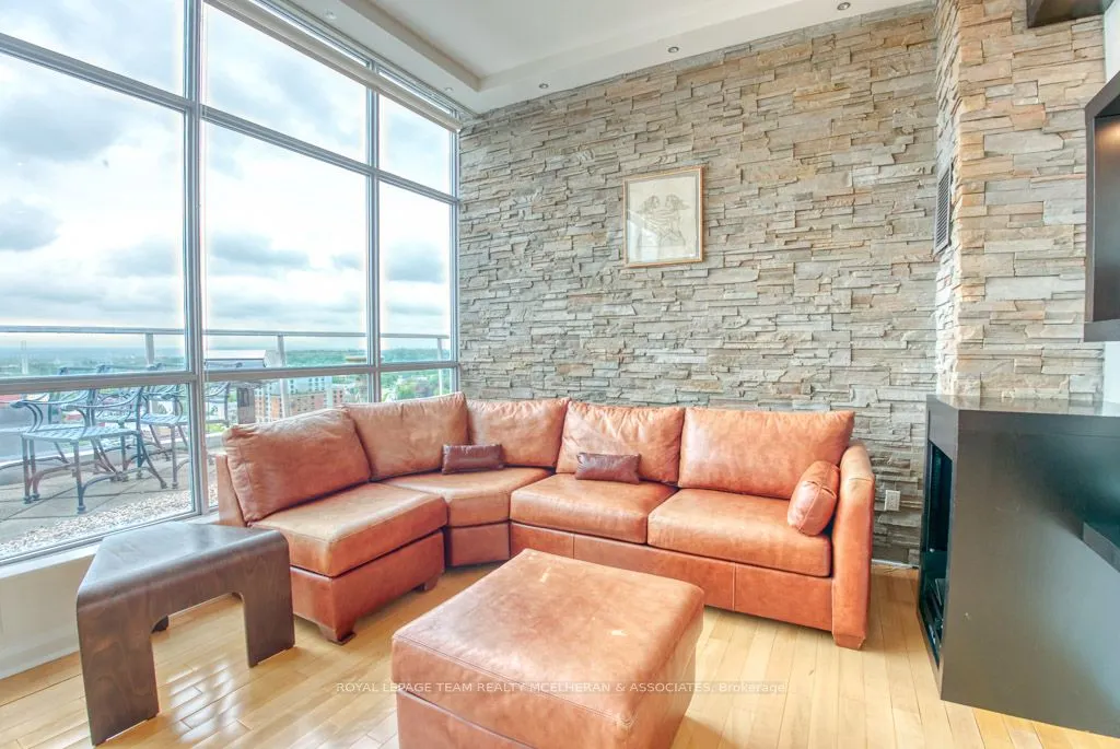 180 York Street, #1402