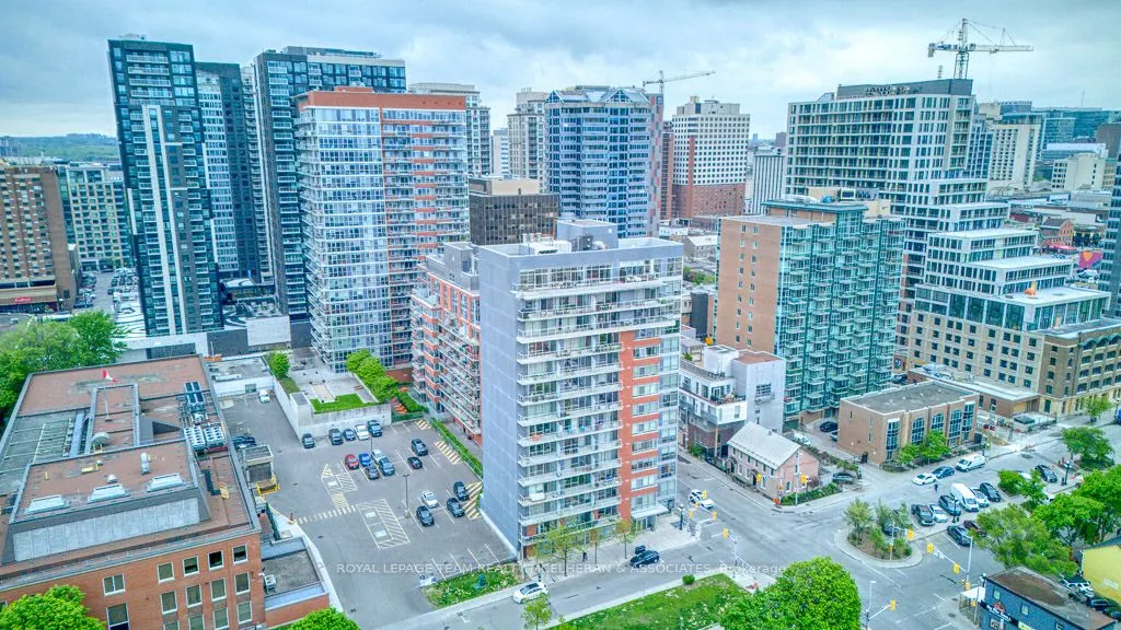 180 York Street, #1402